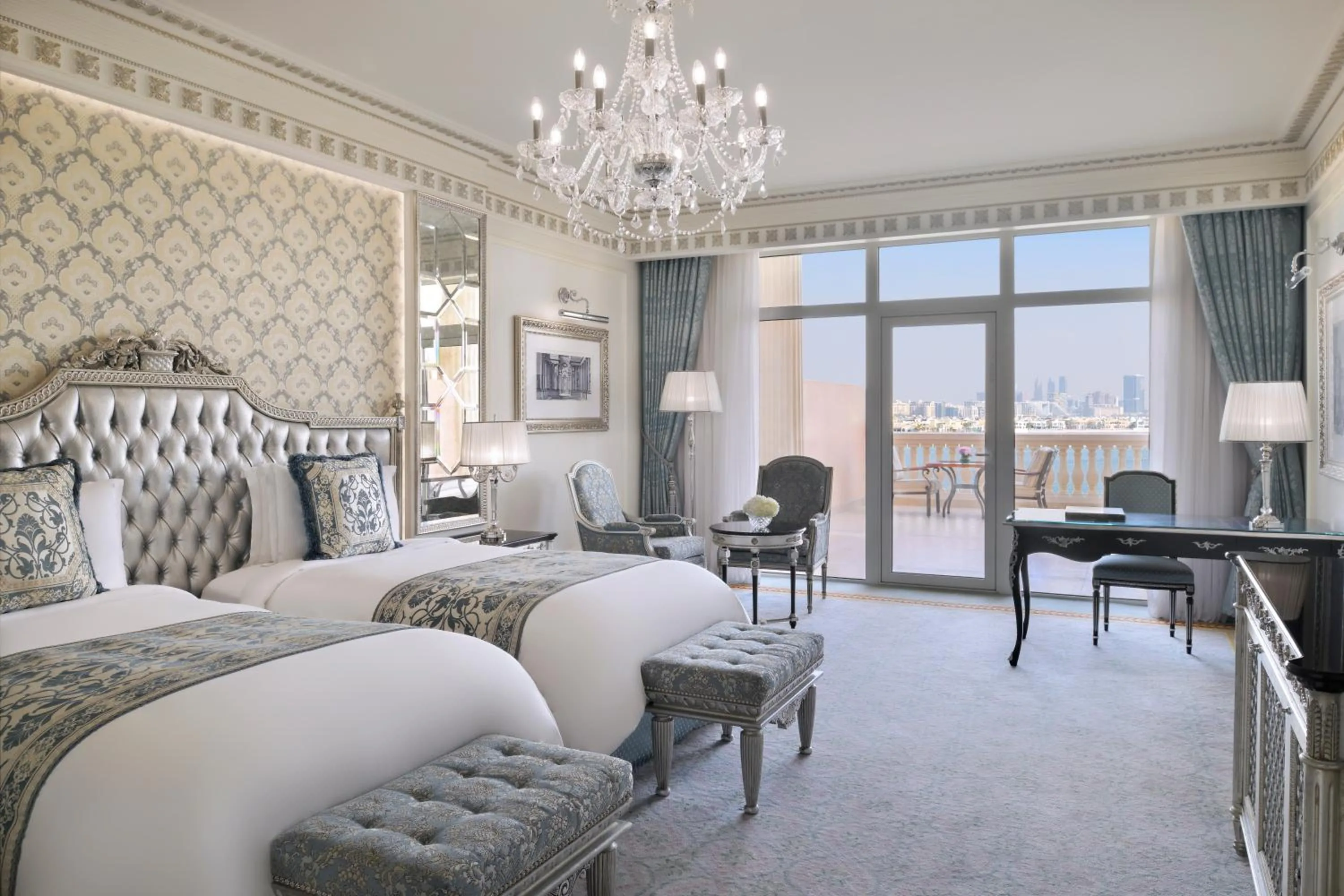 Photo of the whole room, Bed in Raffles The Palm