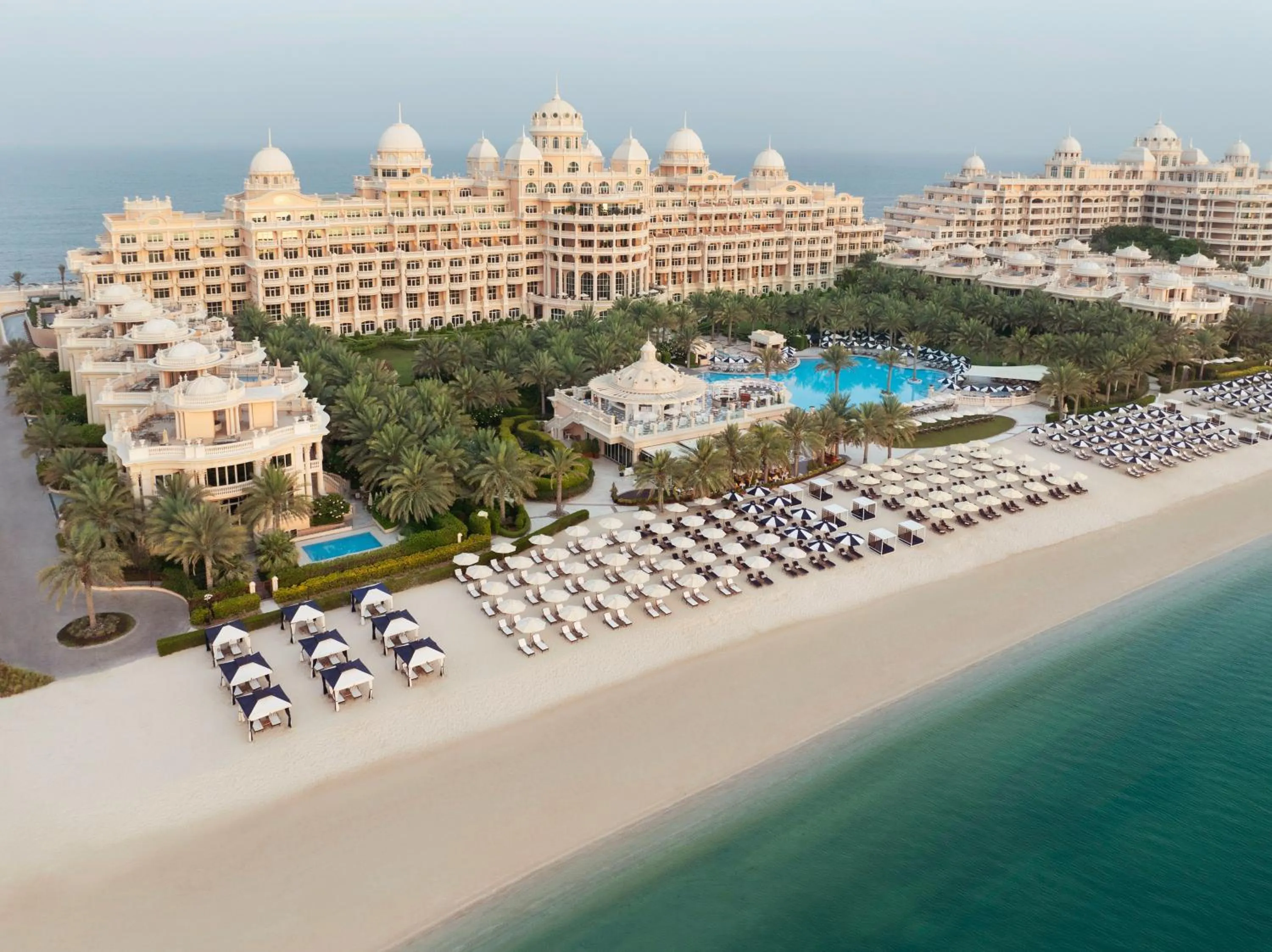 Property building in Raffles The Palm