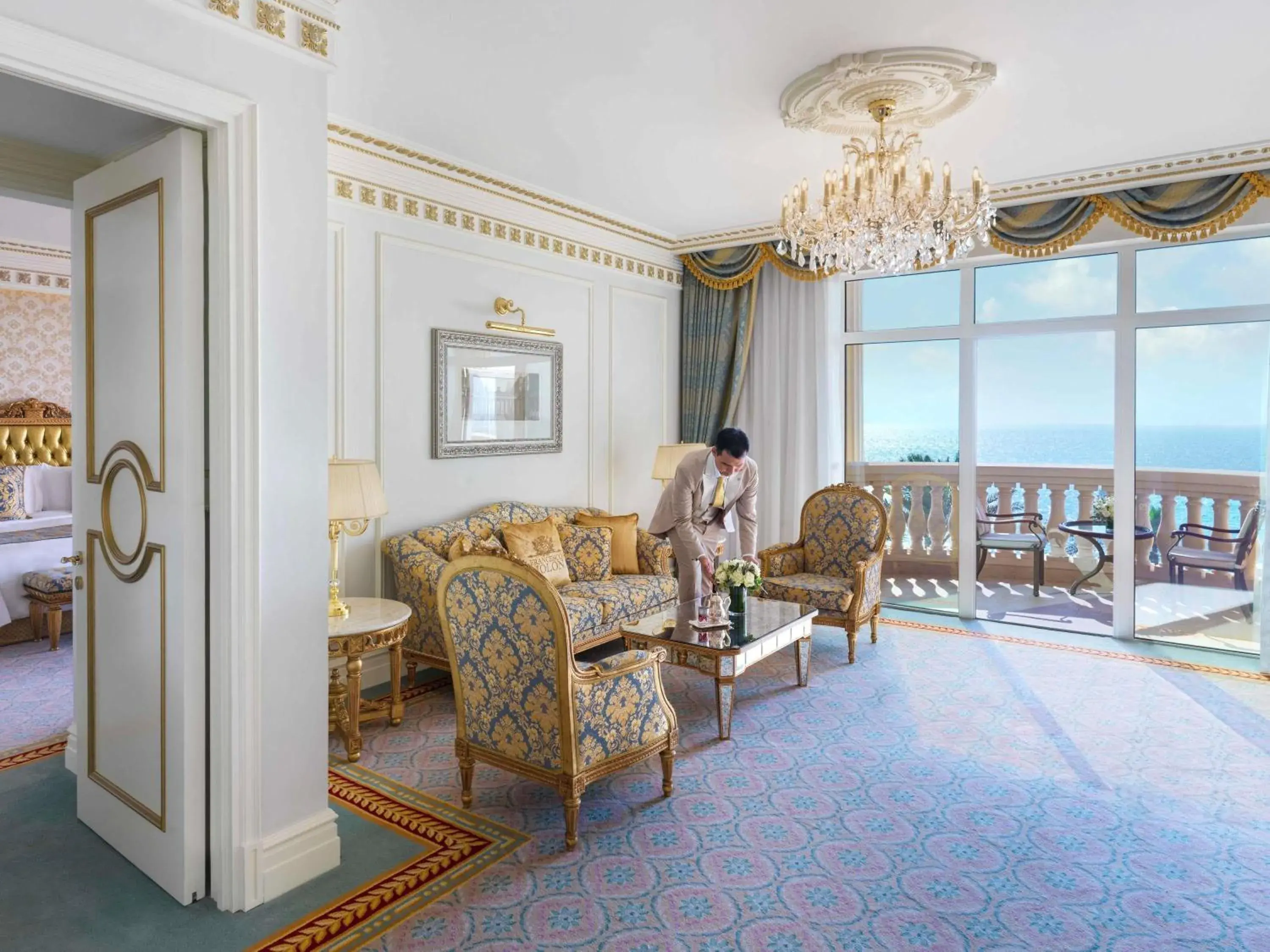 Bedroom in Raffles The Palm Bedroom in Raffles The Palm