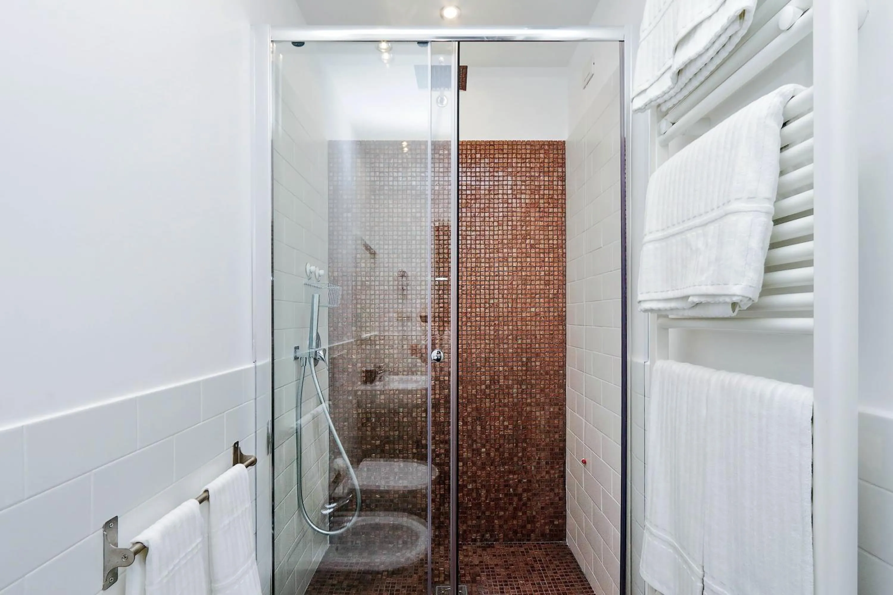 Shower in Victory Rooms