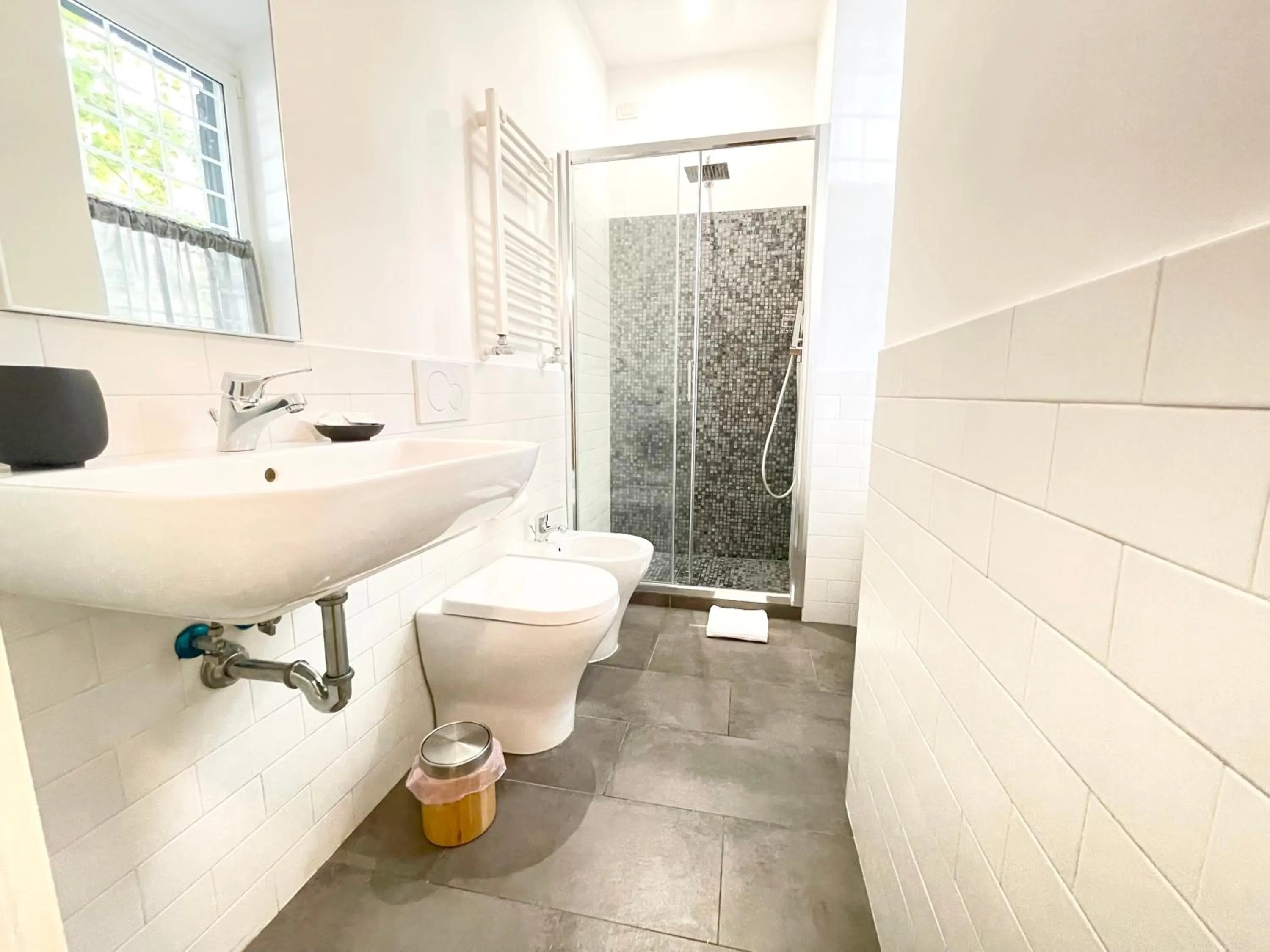 Bathroom in Victory Rooms