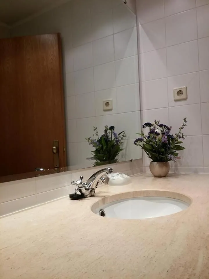 Bathroom in Hotel dos Loios