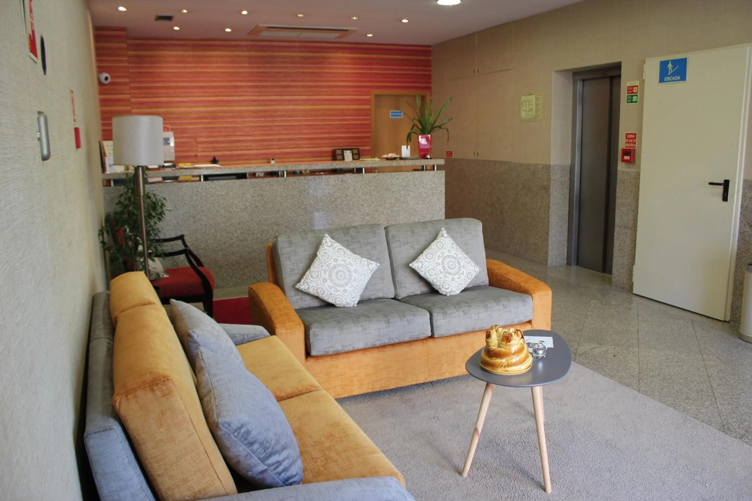 Communal lounge/ TV room in Hotel dos Loios