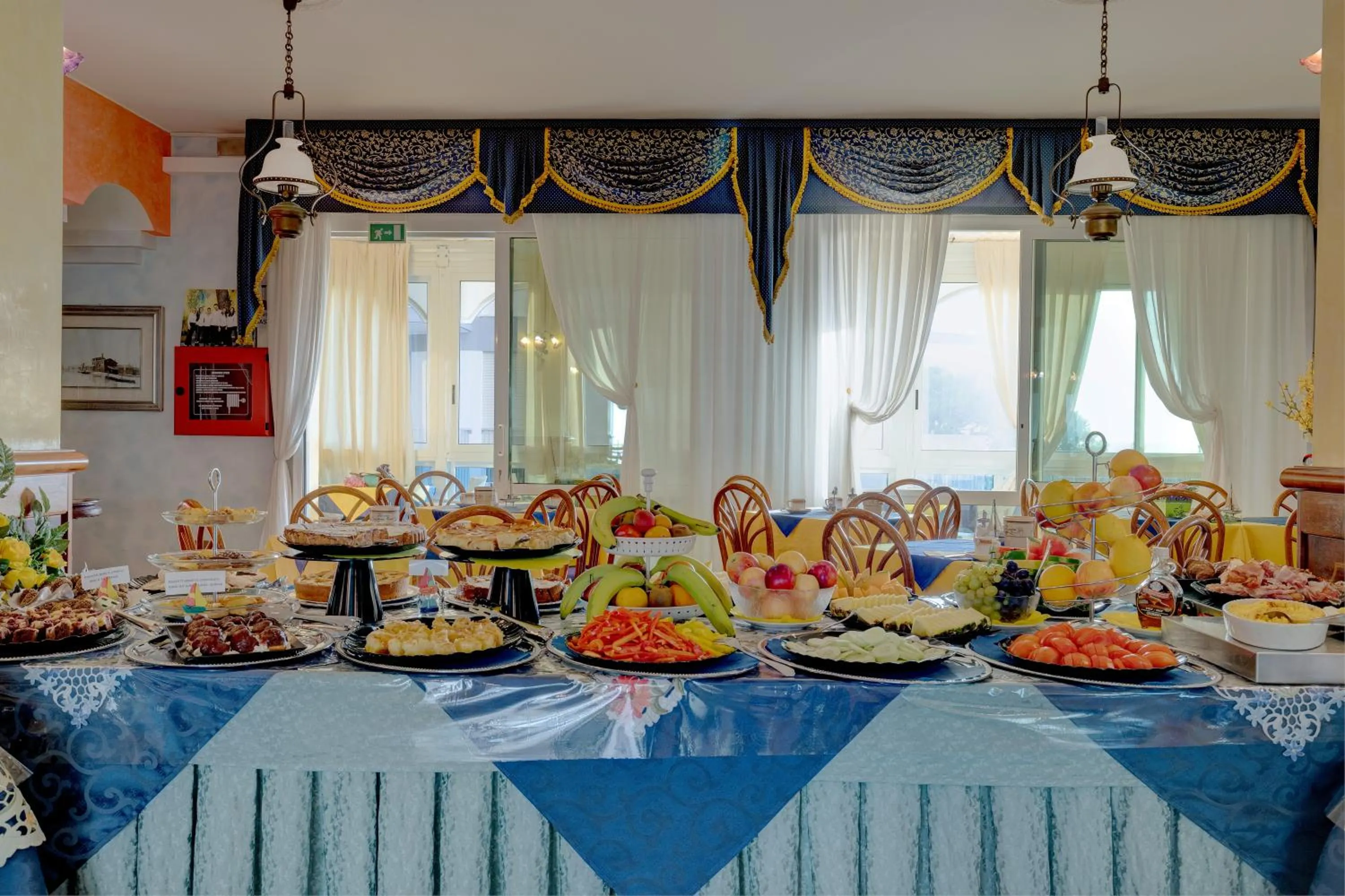 Restaurant/places to eat in Hotel Napoleon