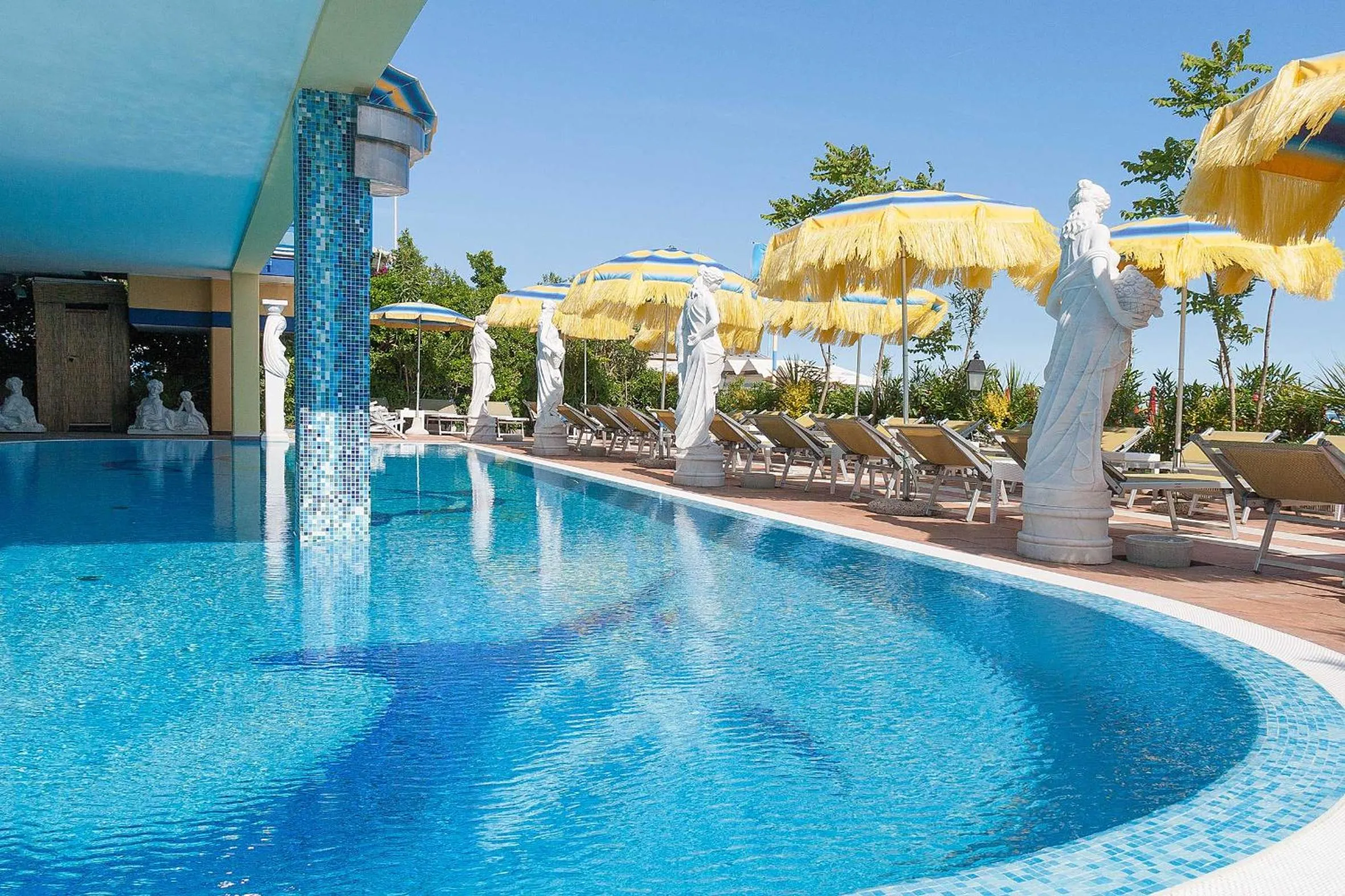 Swimming pool in Hotel Napoleon