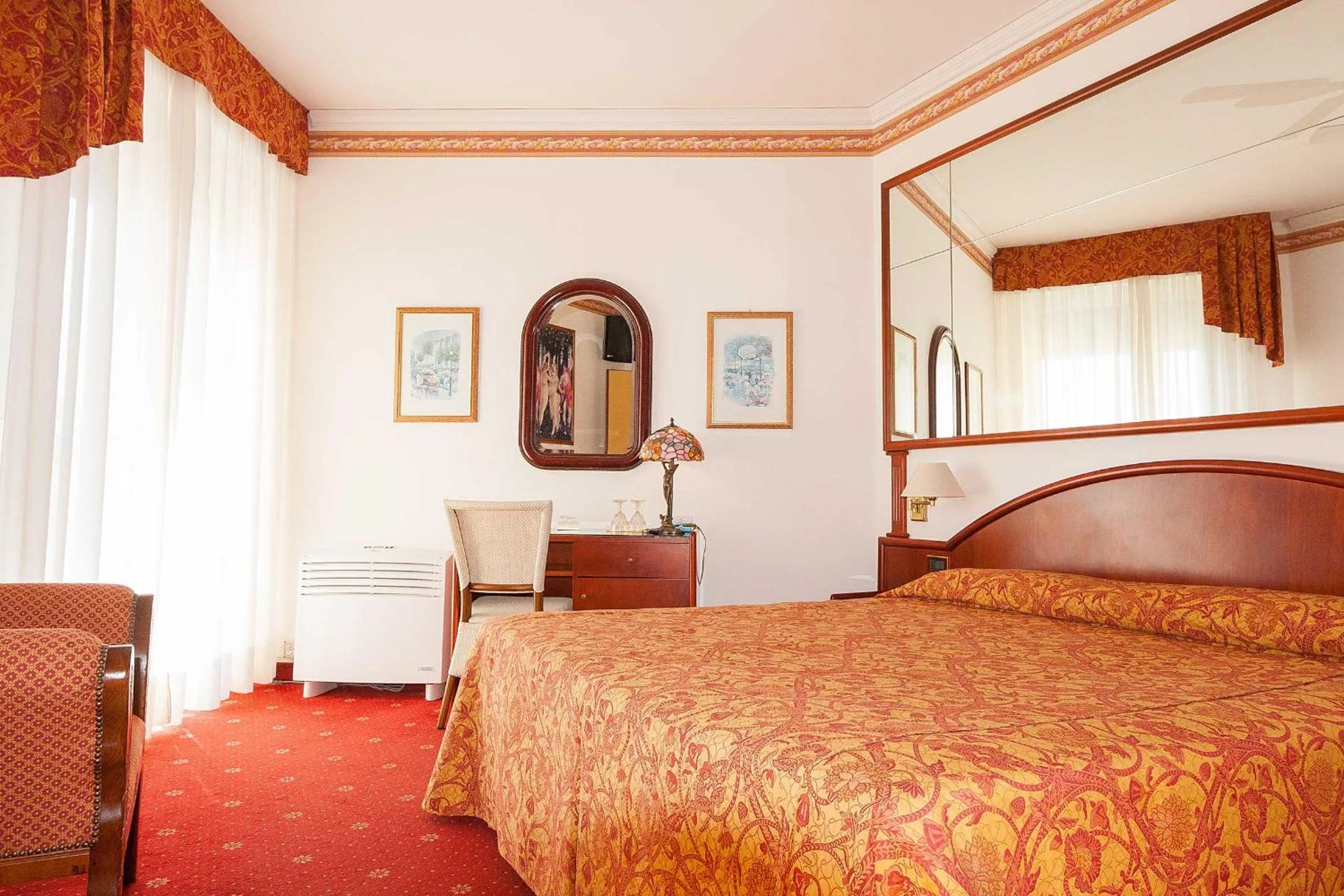 Photo of the whole room, Bed in Hotel Napoleon