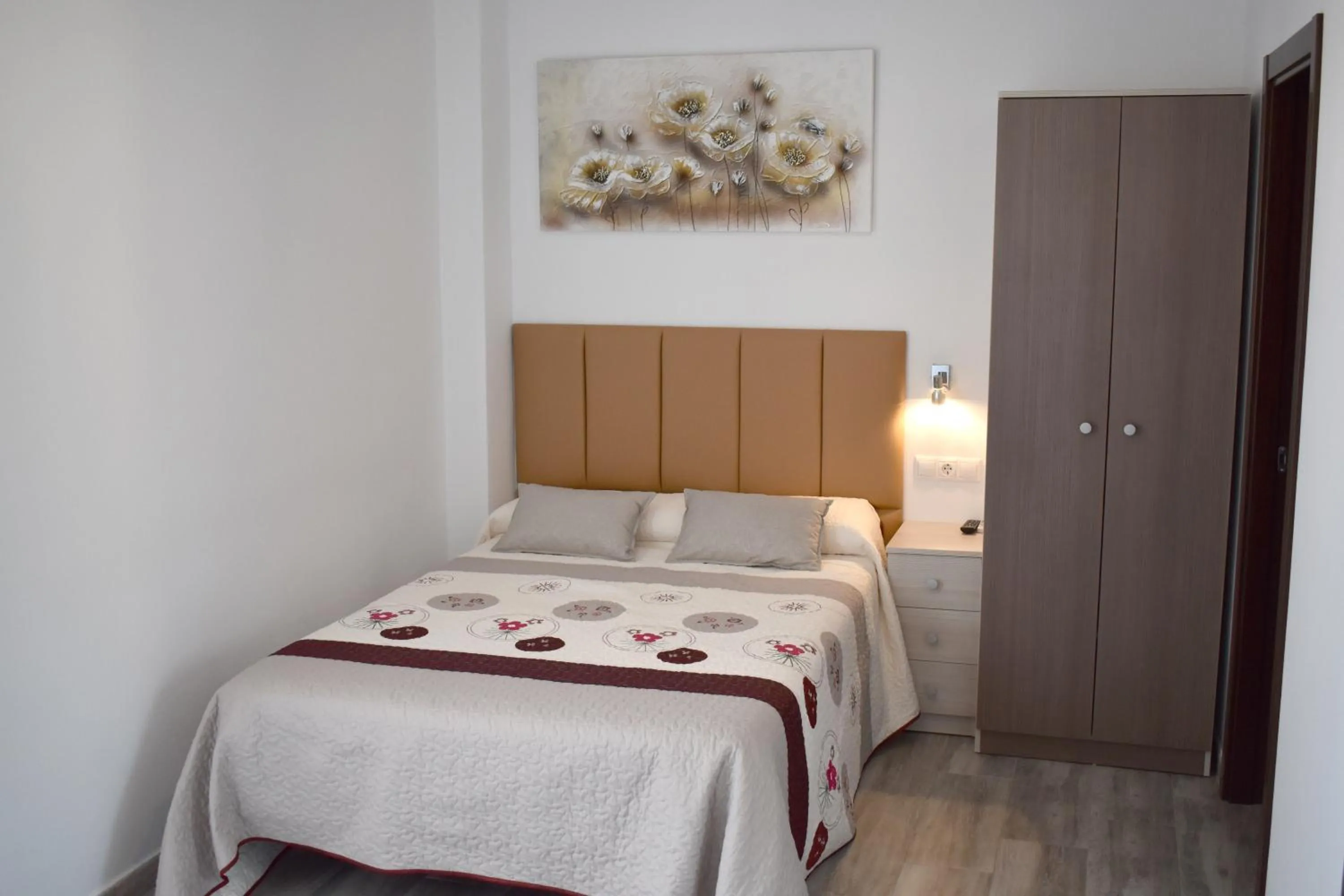 Bedroom, Bed in Iznájar Suites