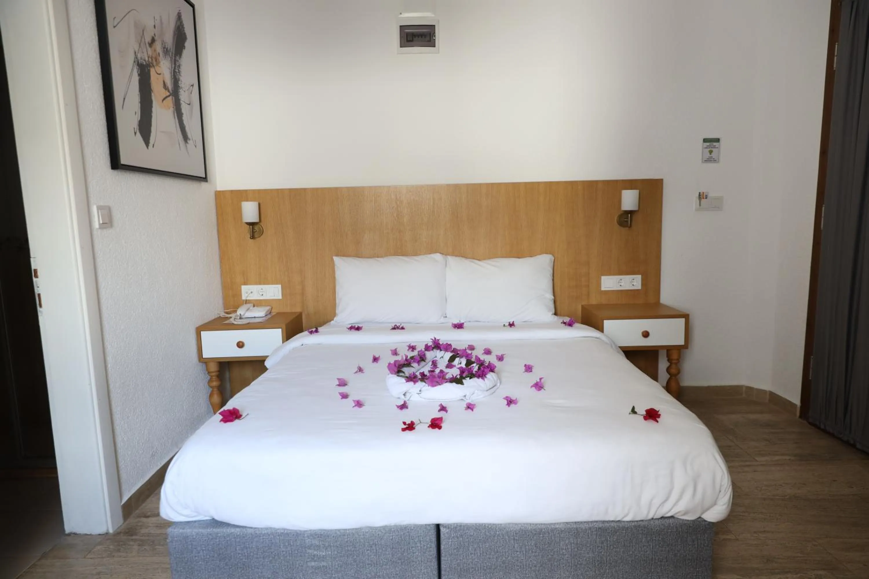 Massage, Bed in Eden Hotel