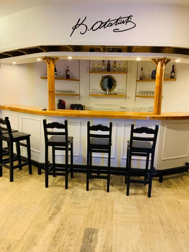 Restaurant/places to eat in Eden Hotel Restaurant/places to eat in Eden Hotel