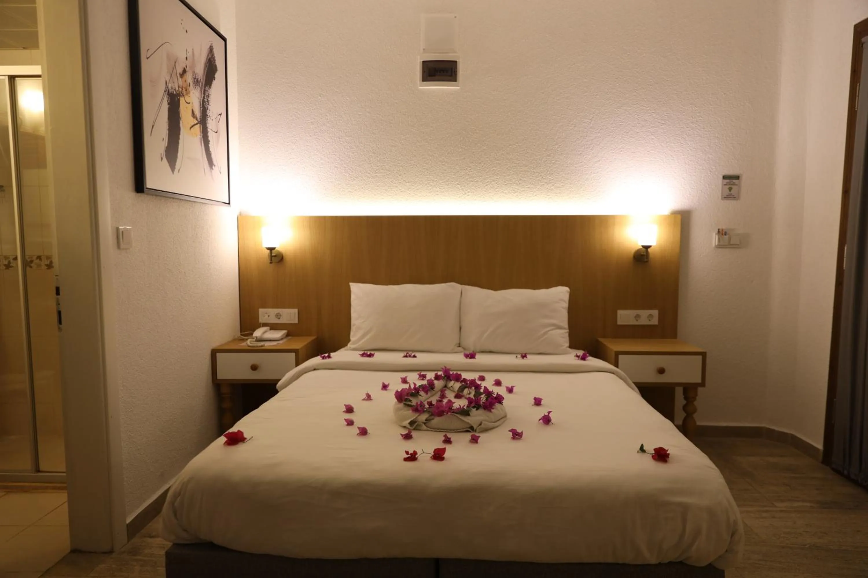 Massage, Bed in Eden Hotel