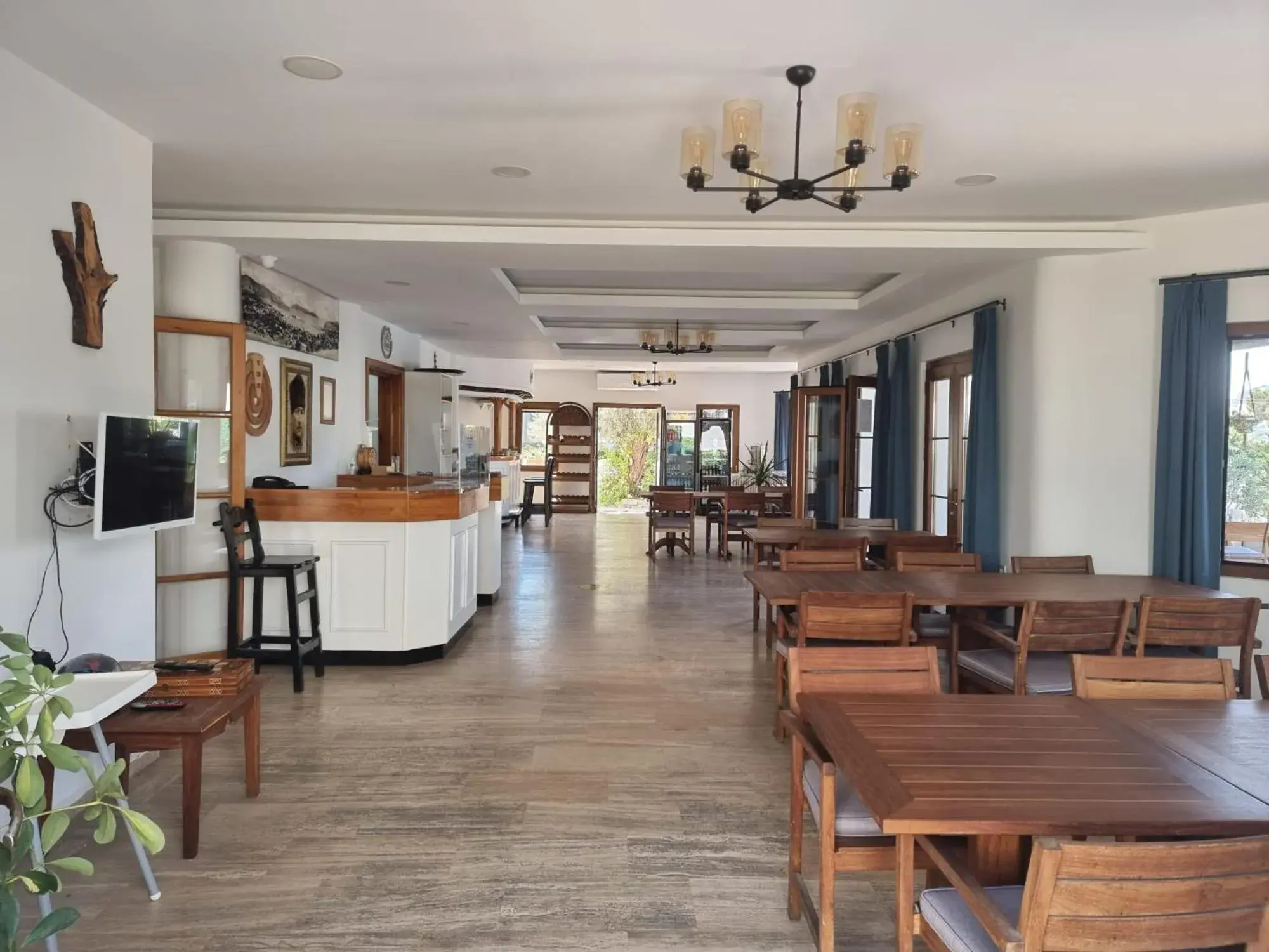 Restaurant/places to eat in Eden Hotel Restaurant/places to eat in Eden Hotel