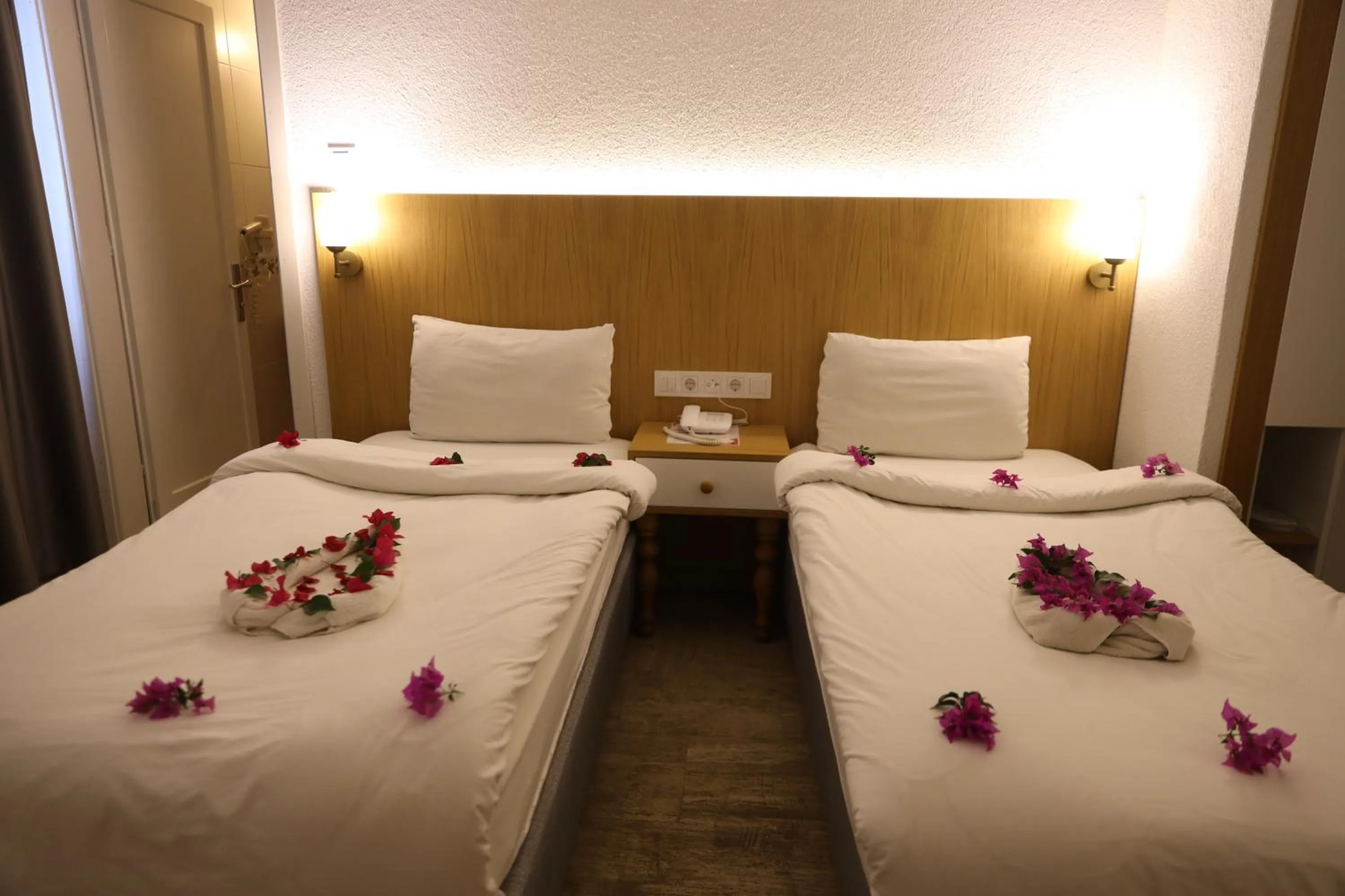 Photo of the whole room, Bed in Eden Hotel