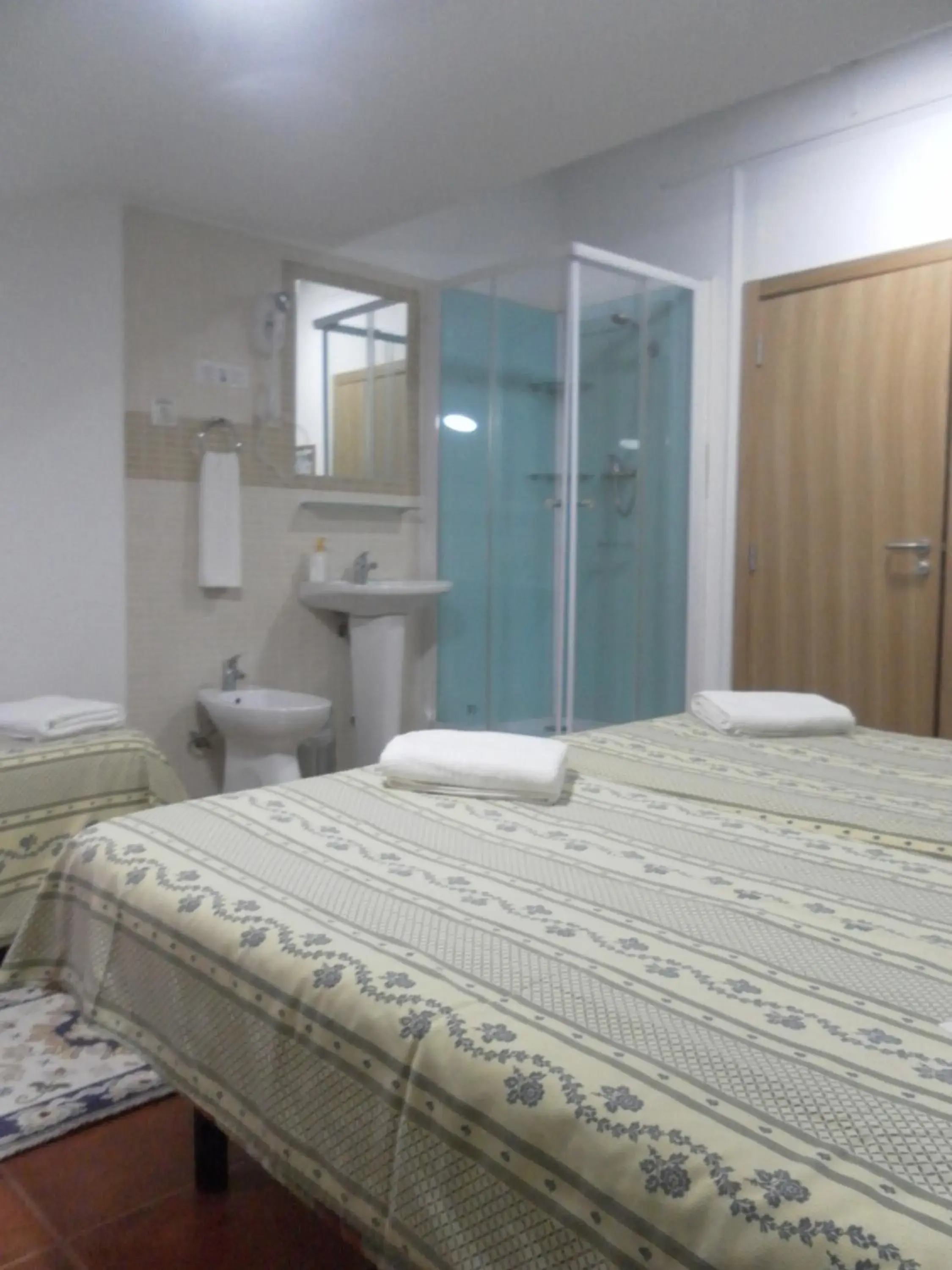 Triple Room with Shower in Pouso Dos Anjos Triple Room with Shower in Pouso Dos Anjos