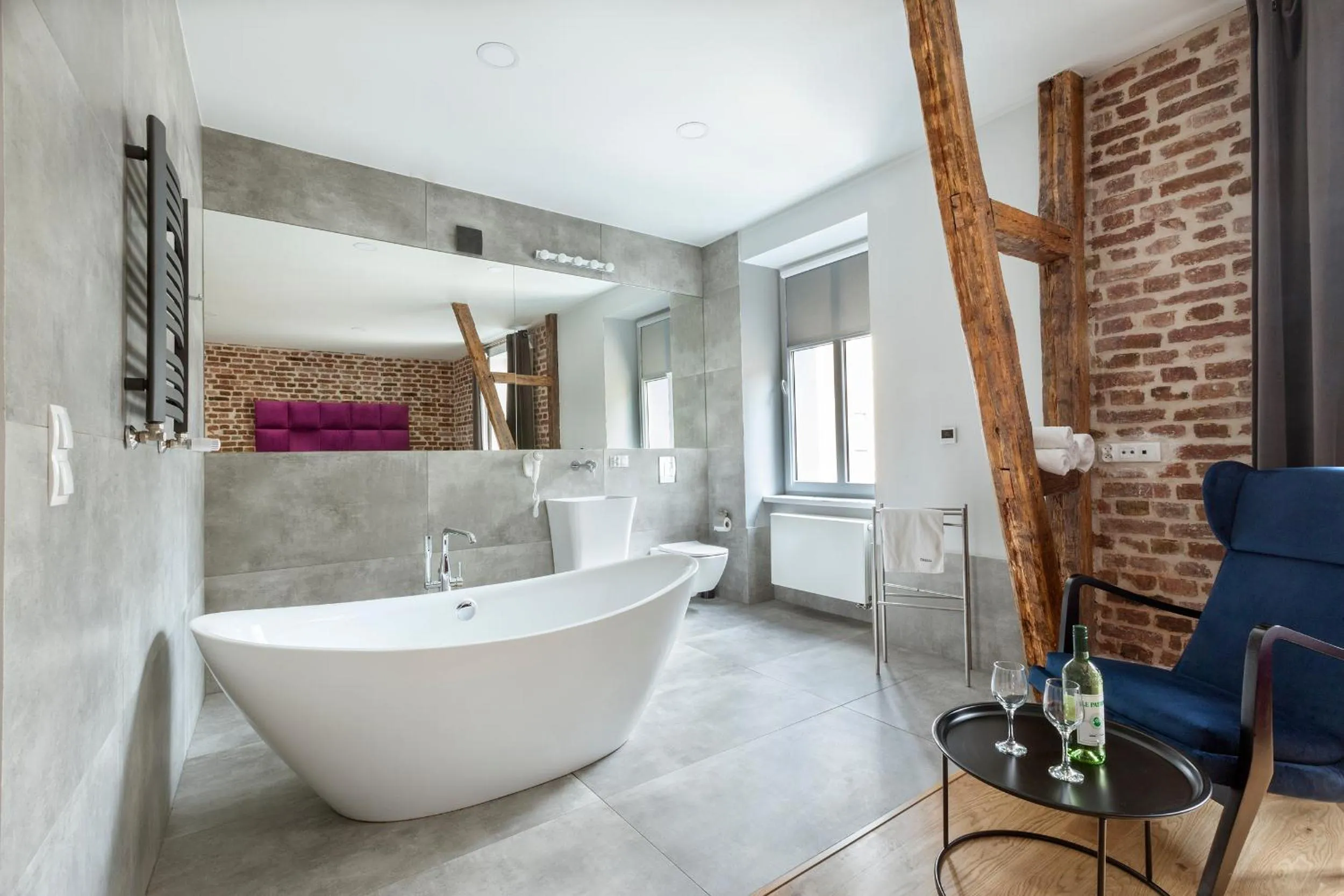 Toilet in Cinema Apartments