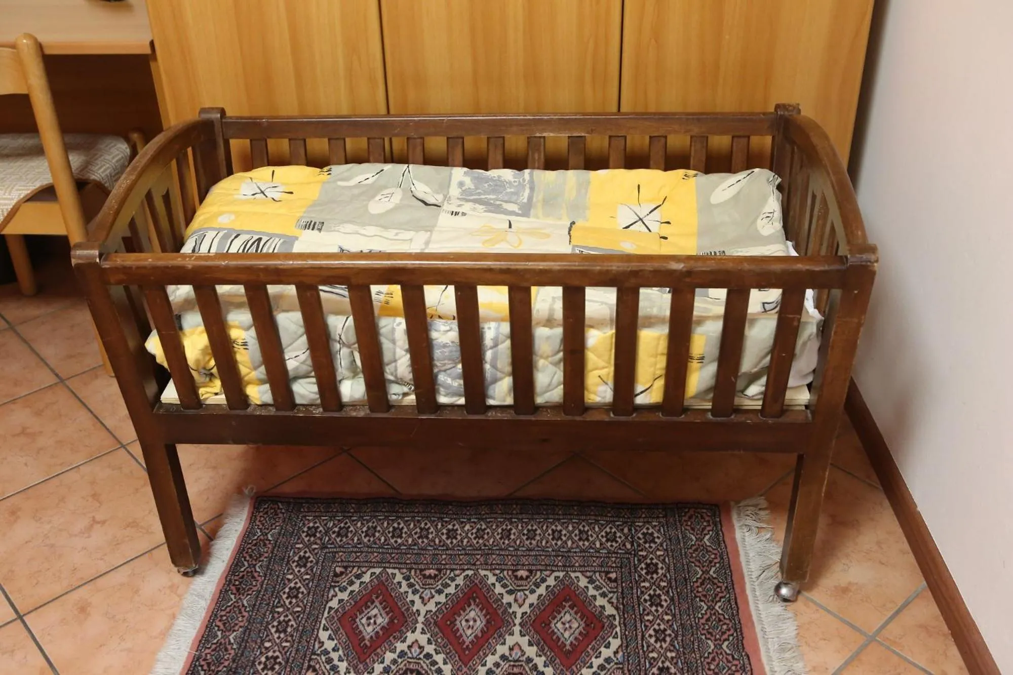 cot, Bed in Albergo Gusmeroli