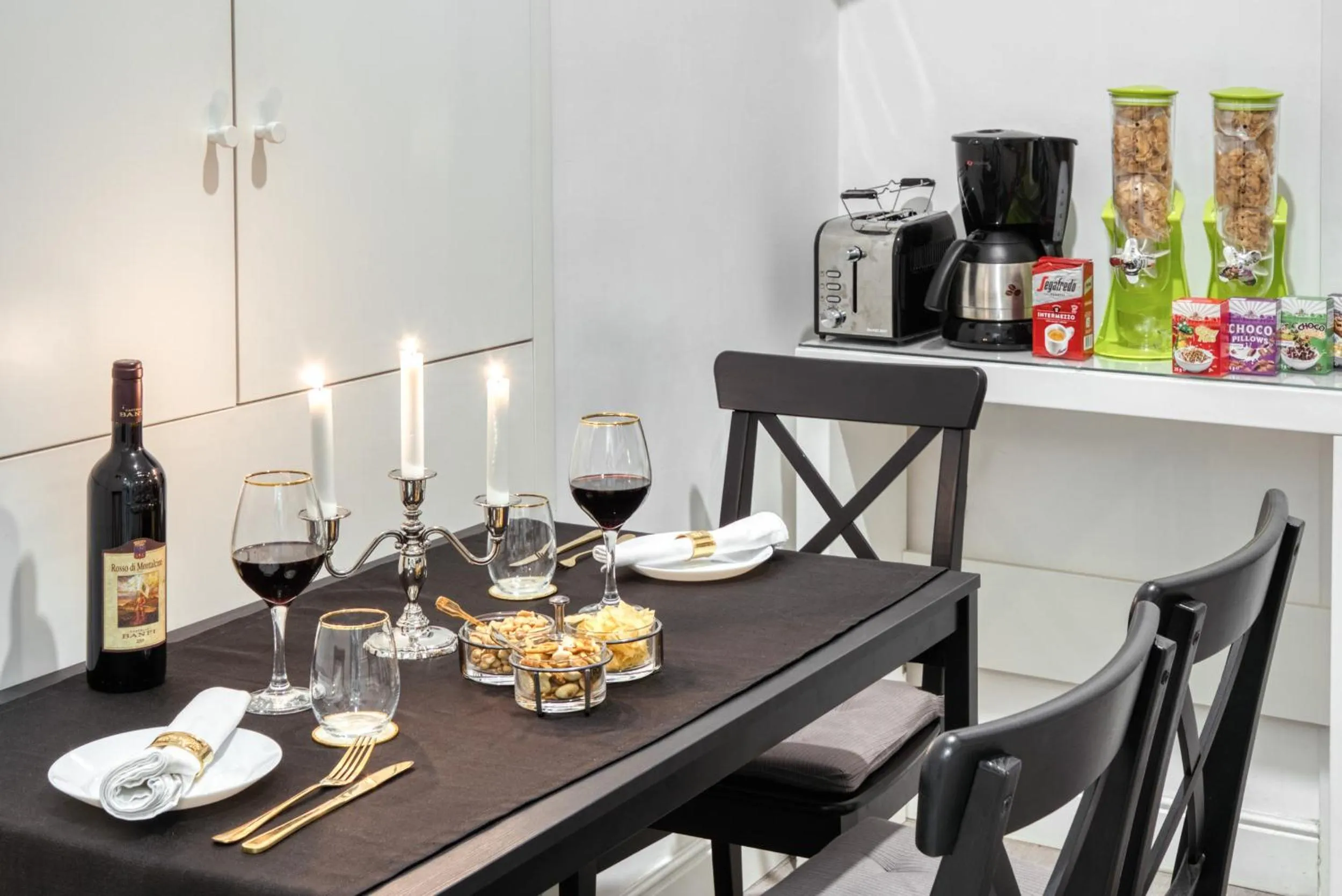 Banquet/Function facilities in Rhome Guest House