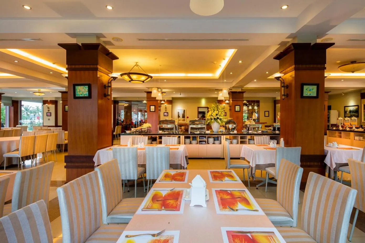 Restaurant/places to eat in Sai Gon Quang Binh Hotel