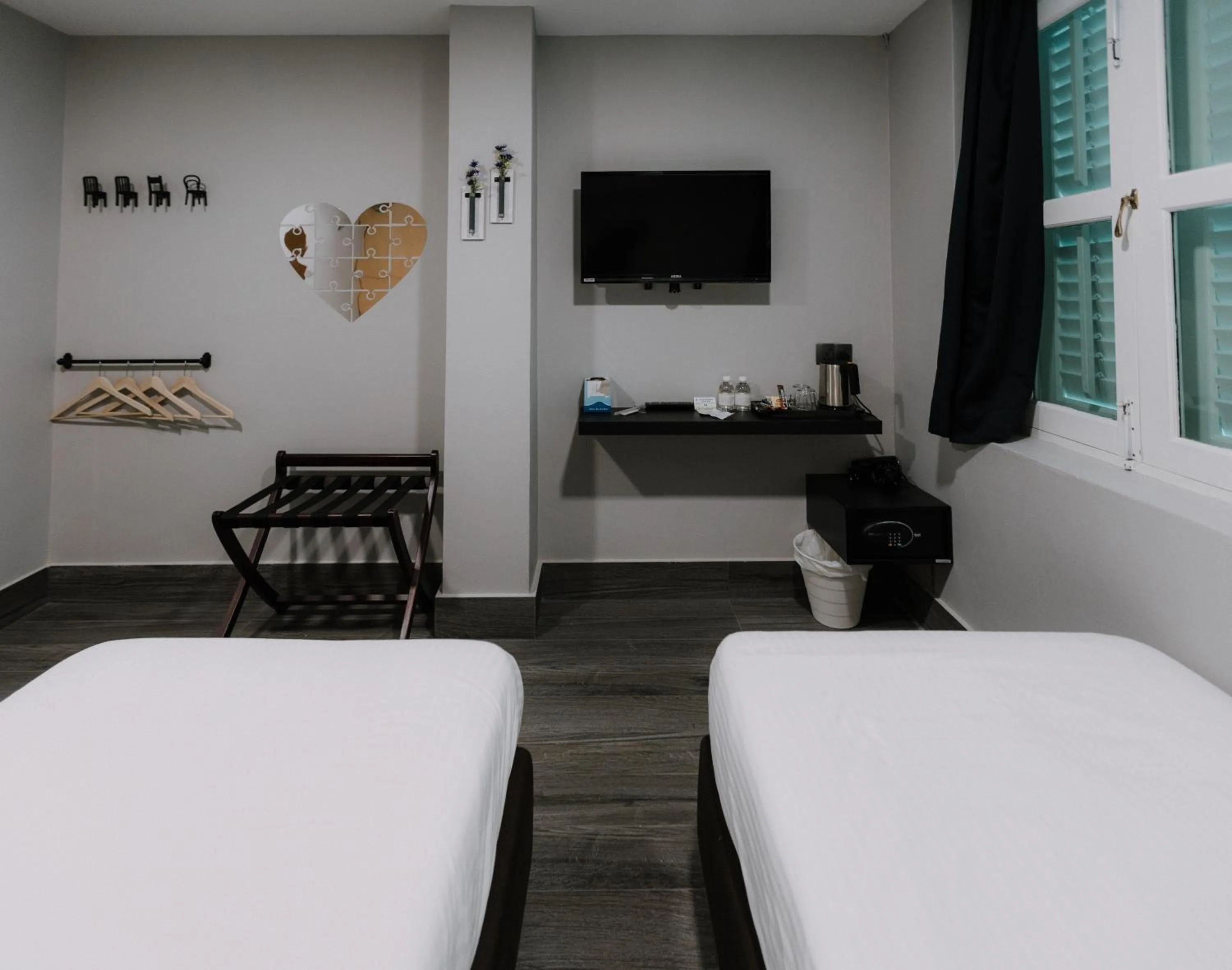 TV/Entertainment Center in Butternut Tree Hotel