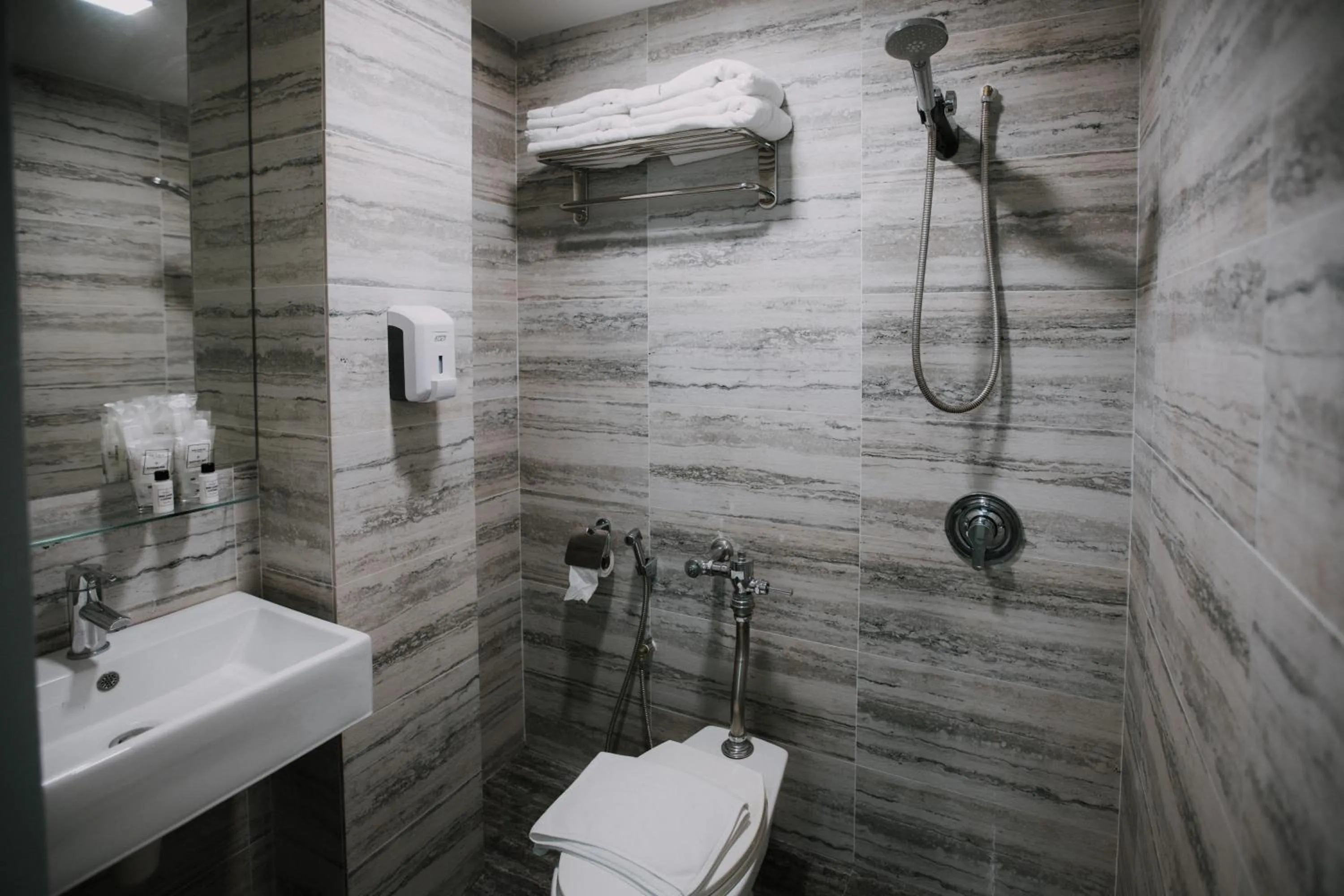 Bathroom in Butternut Tree Hotel