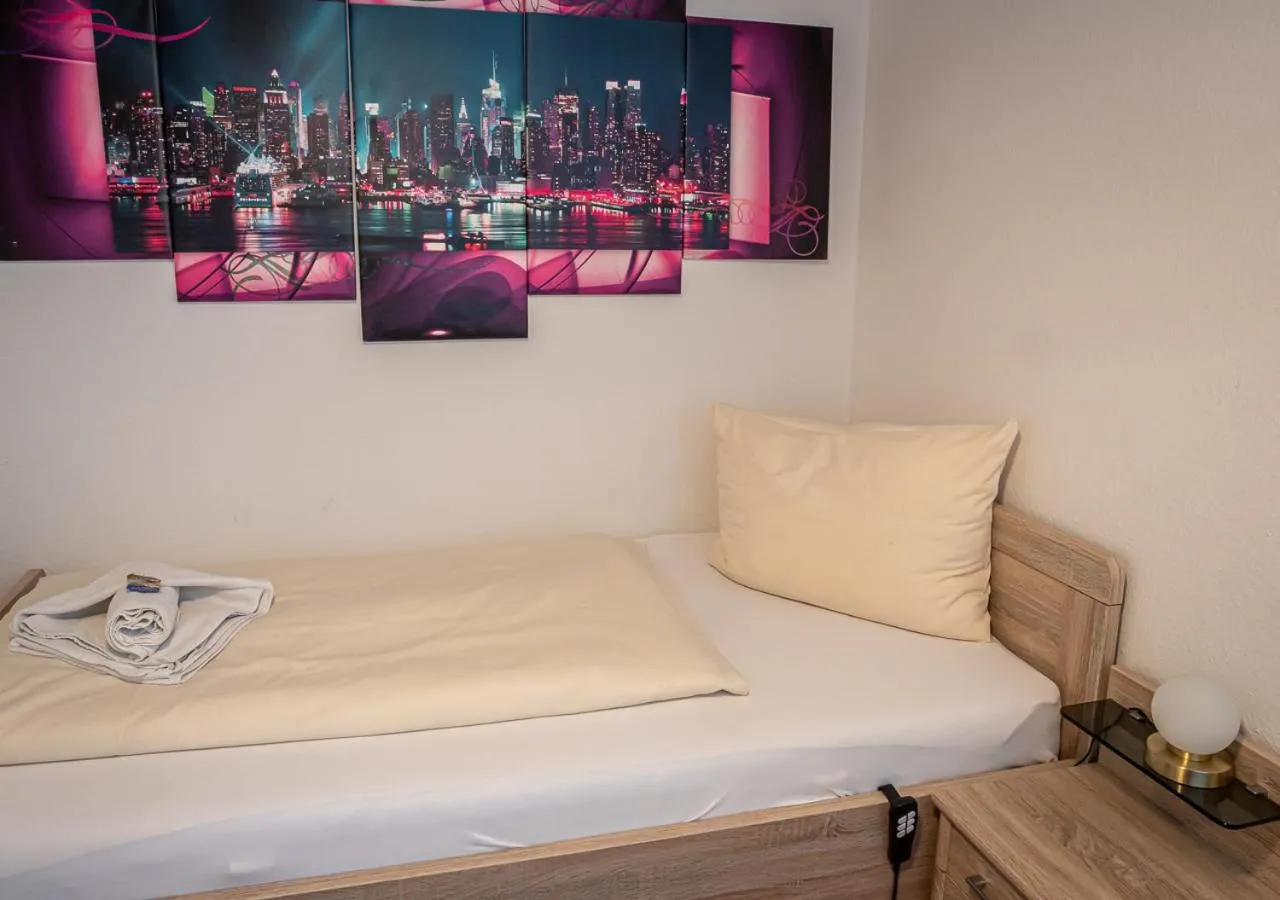 Bed in Hotel Bouzid - Laatzen