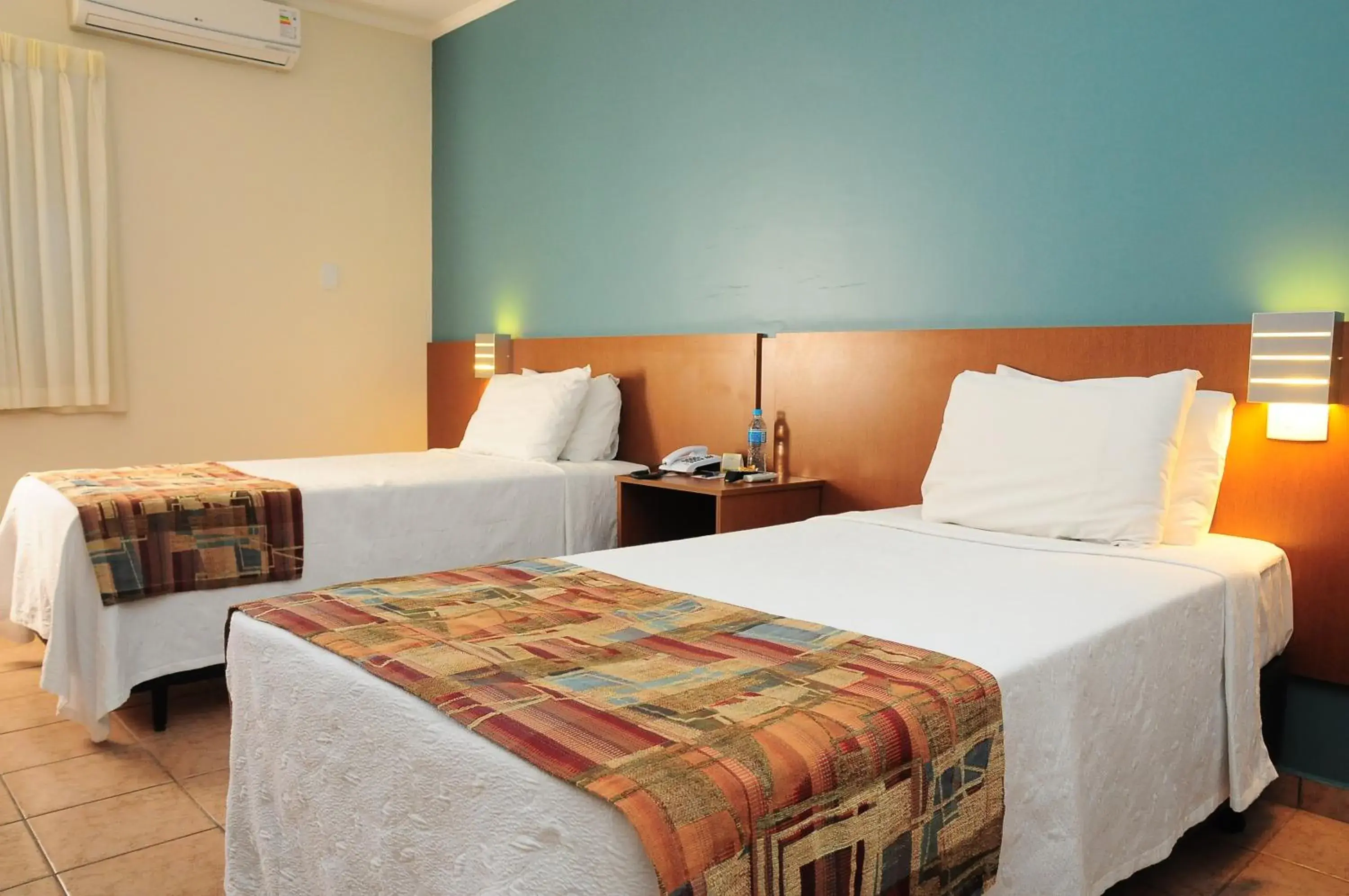 Property building, Bed in Hotel Riviera Property building, Bed in Hotel Riviera