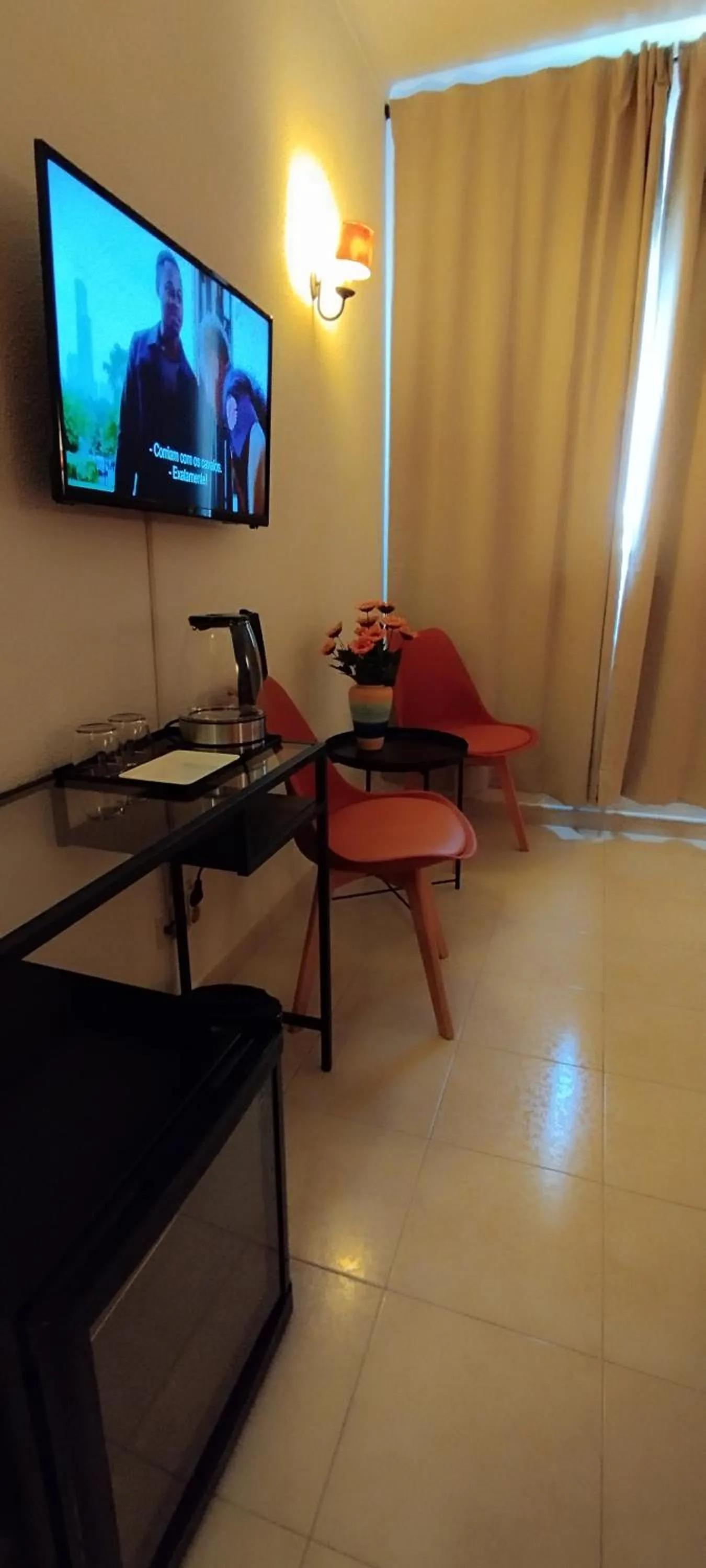 TV and multimedia in Hotel Alnacir