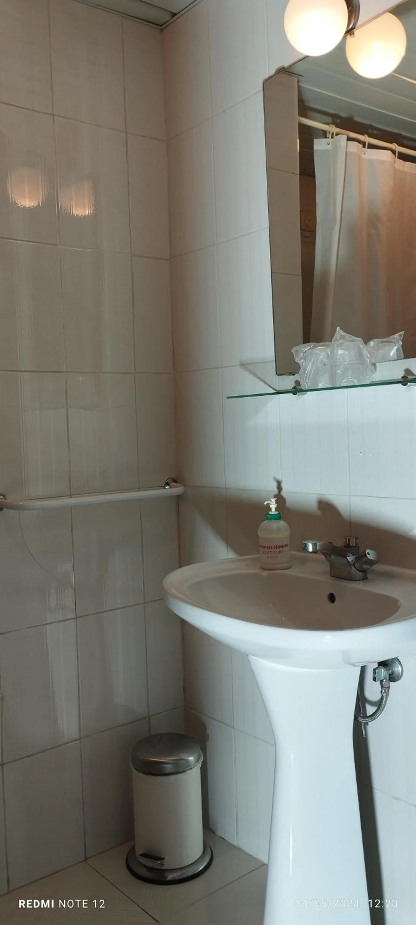 Bathroom in Hotel Alnacir