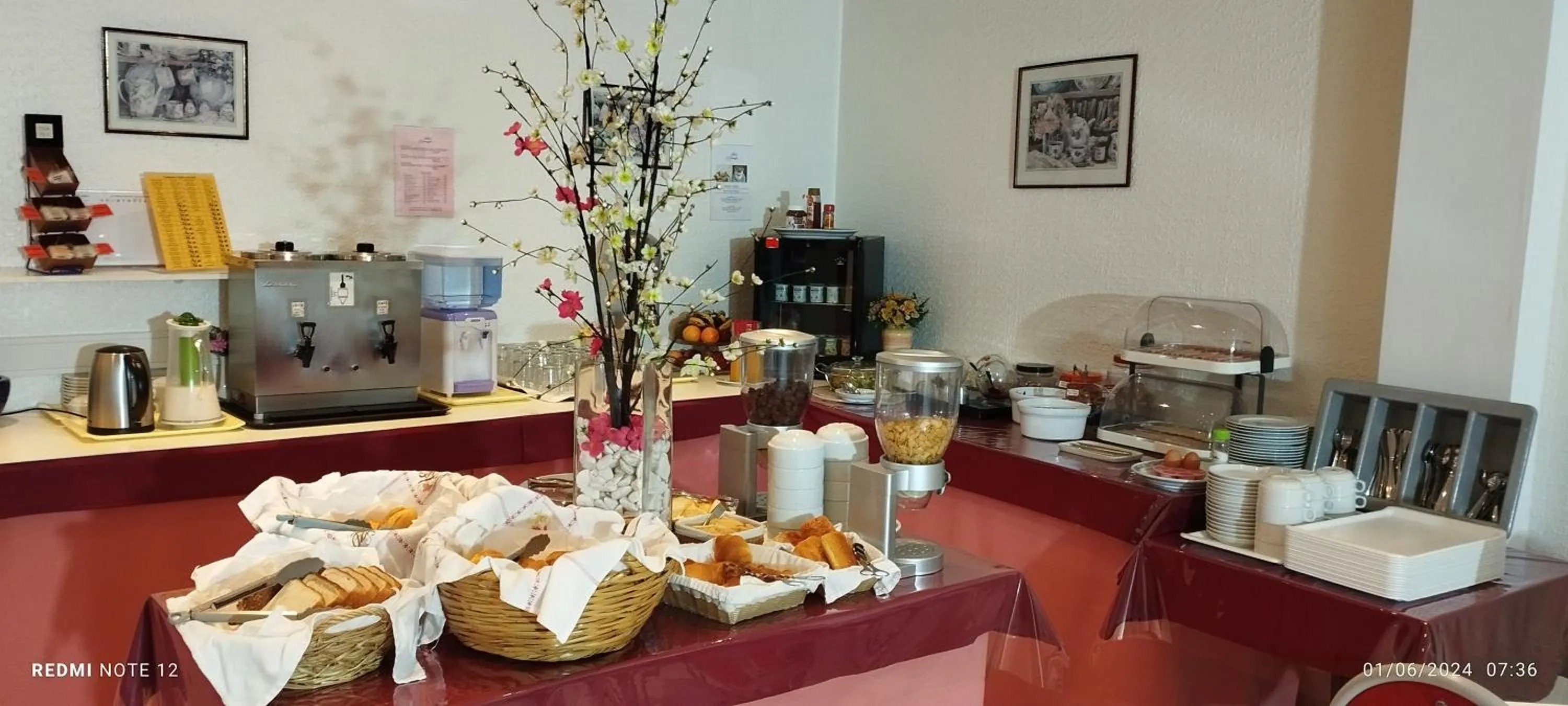 Coffee/tea facilities in Hotel Alnacir