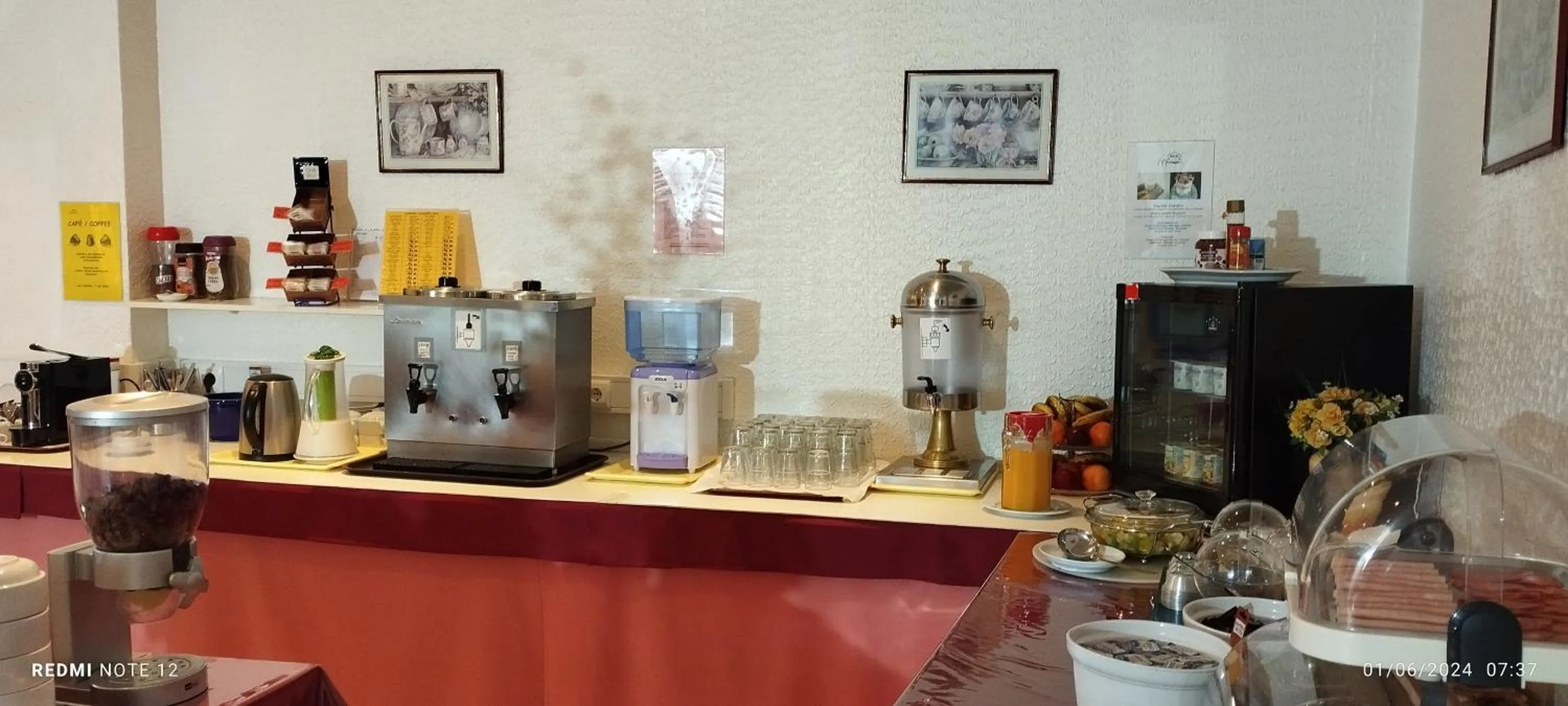Coffee/tea facilities in Hotel Alnacir