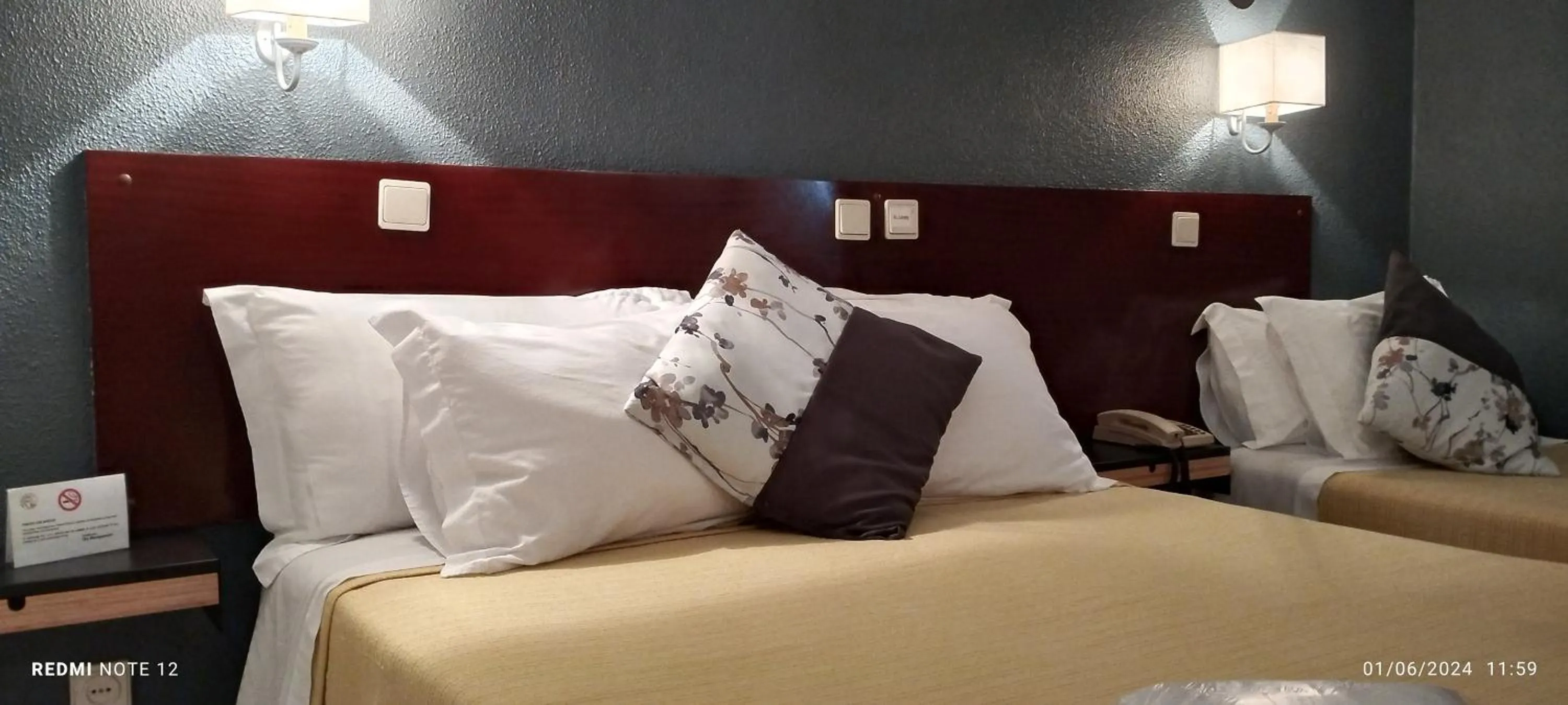Bed in Hotel Alnacir