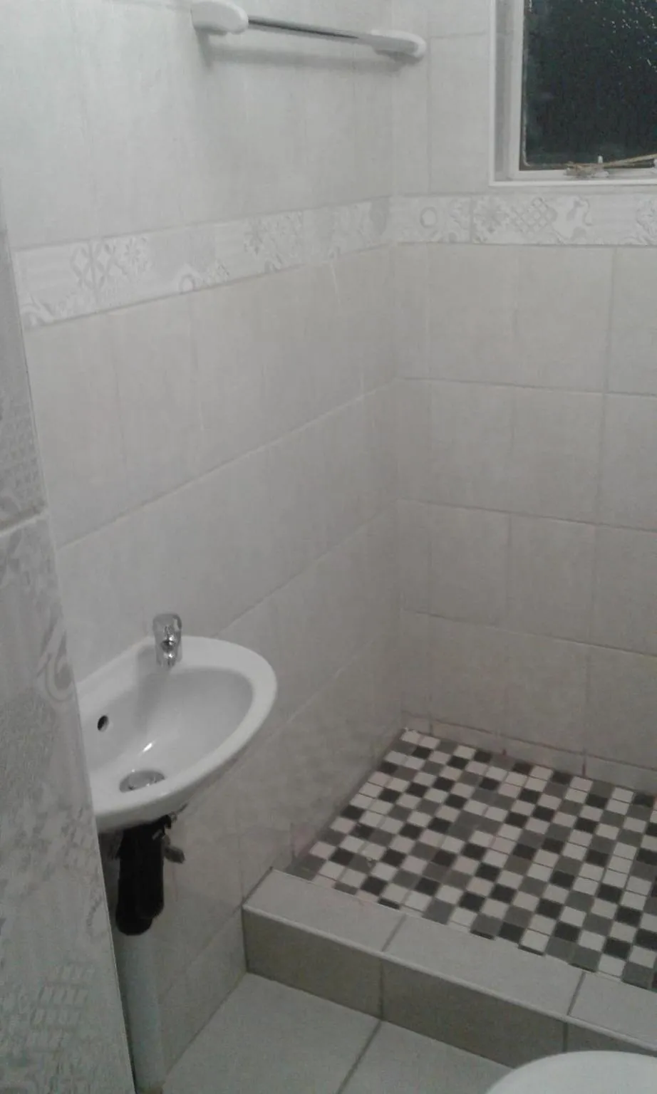 Shower in Acacia Guesthouse