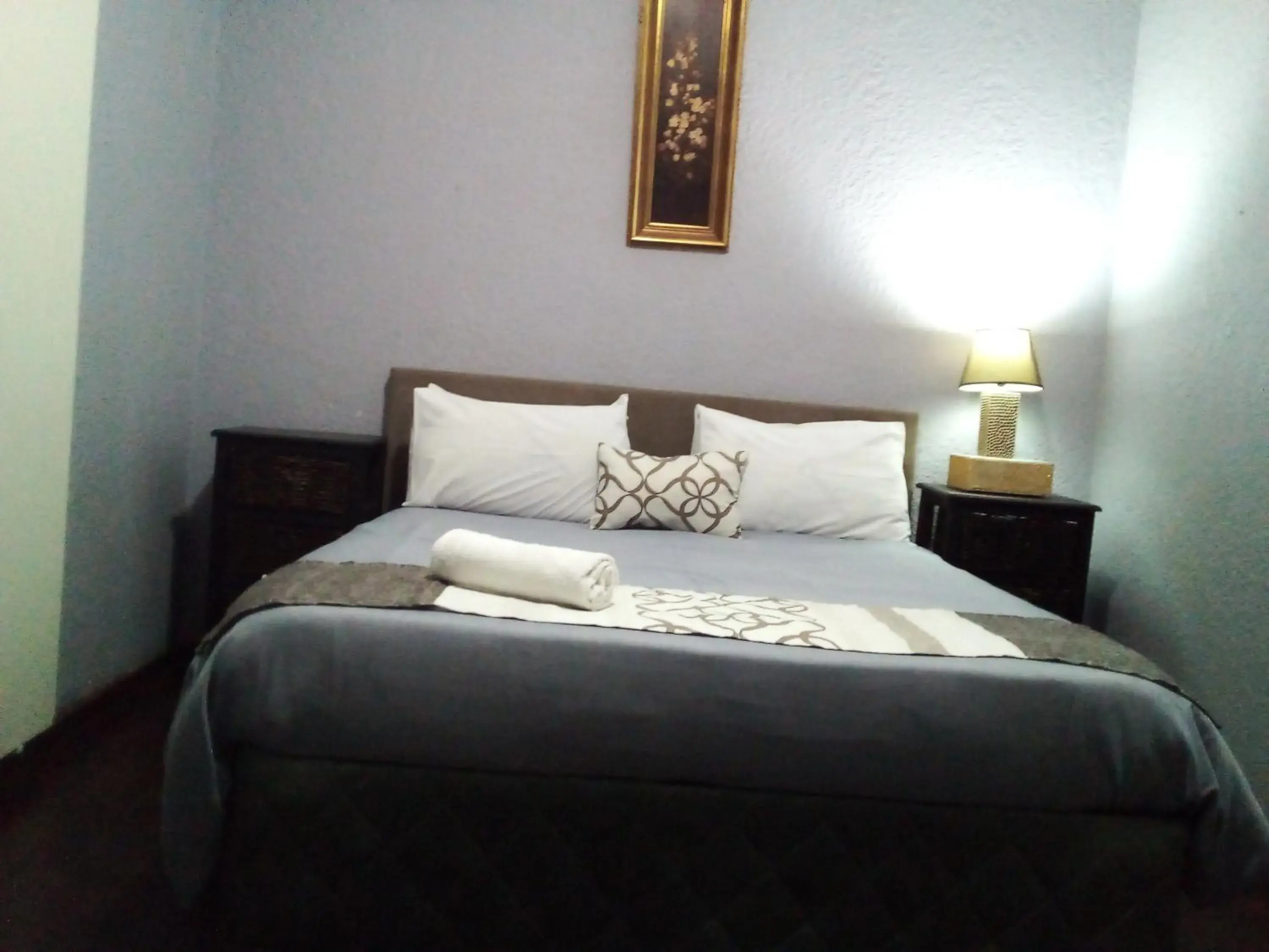 Large Double or Twin Room in Acacia Guesthouse Large Double or Twin Room in Acacia Guesthouse