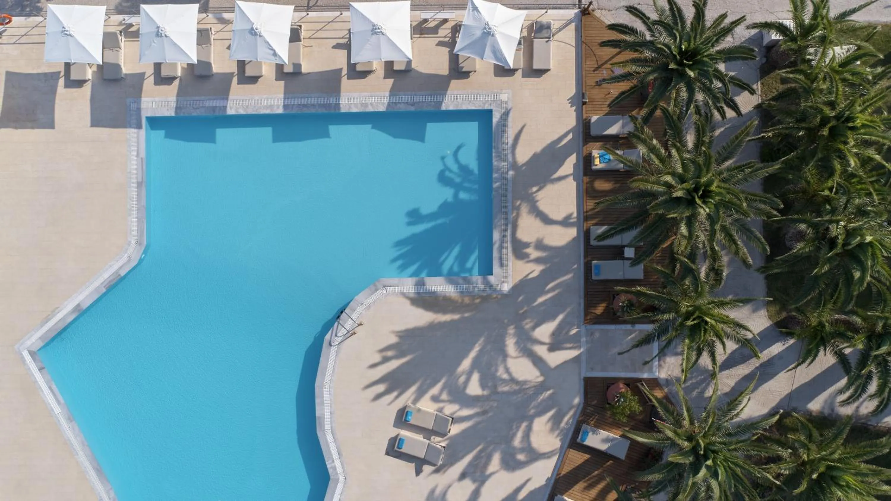 Swimming pool in Aphrodite Hotel