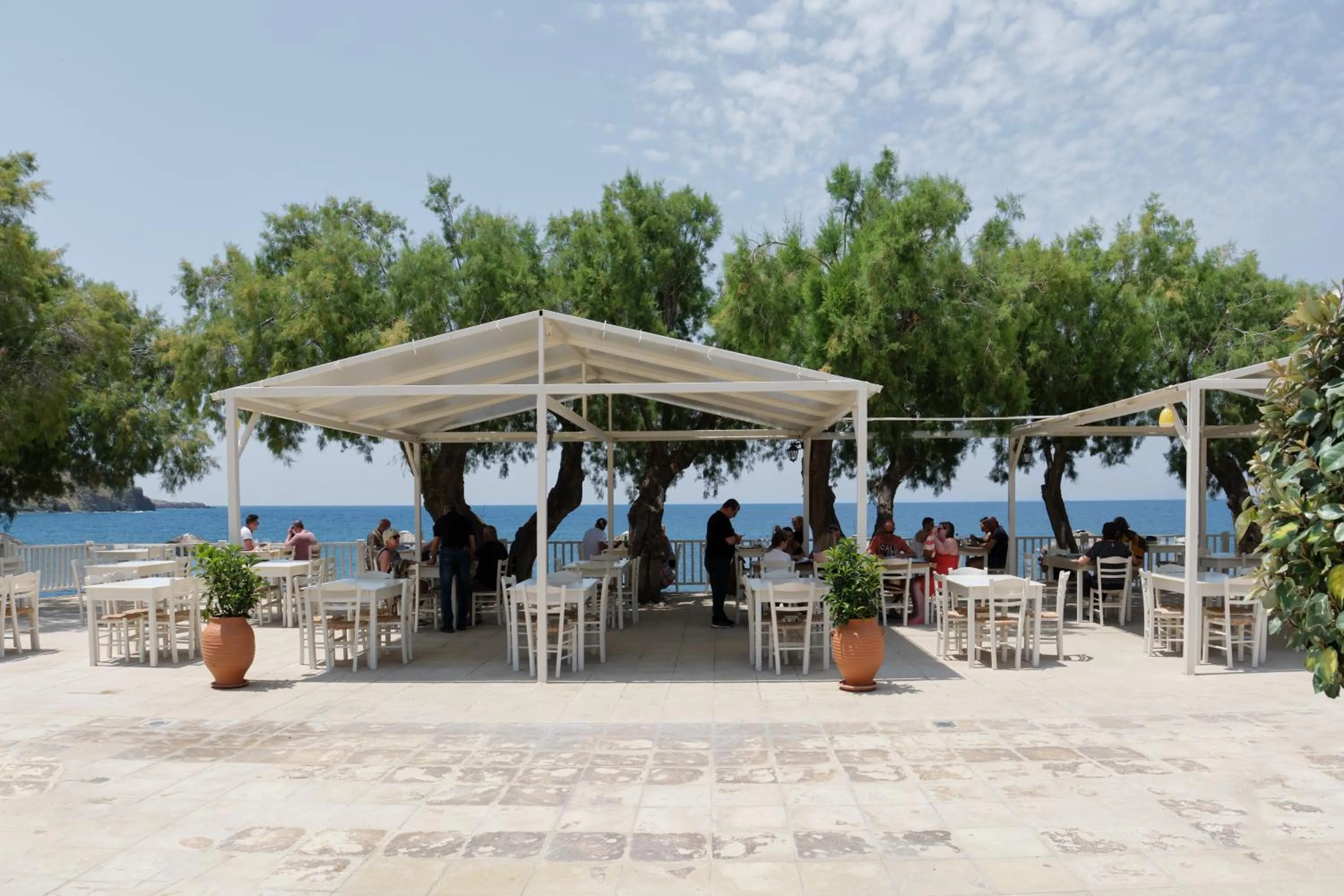Restaurant/places to eat in Aphrodite Hotel