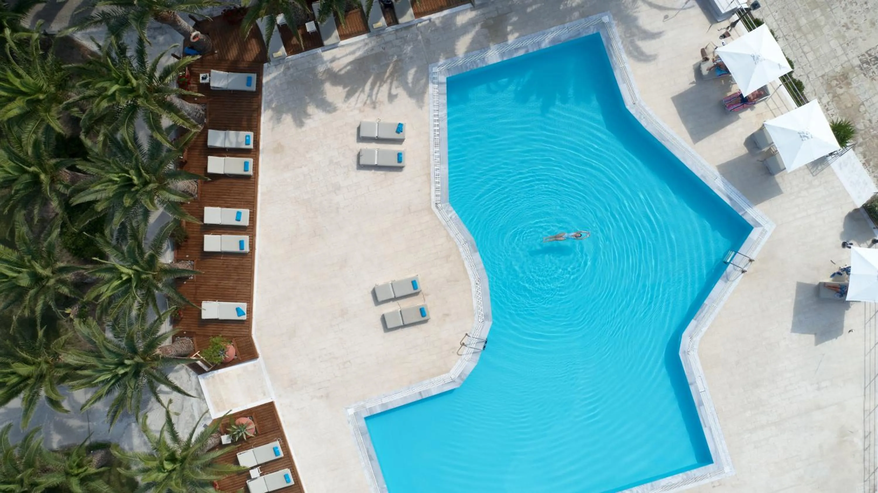 Swimming pool in Aphrodite Hotel