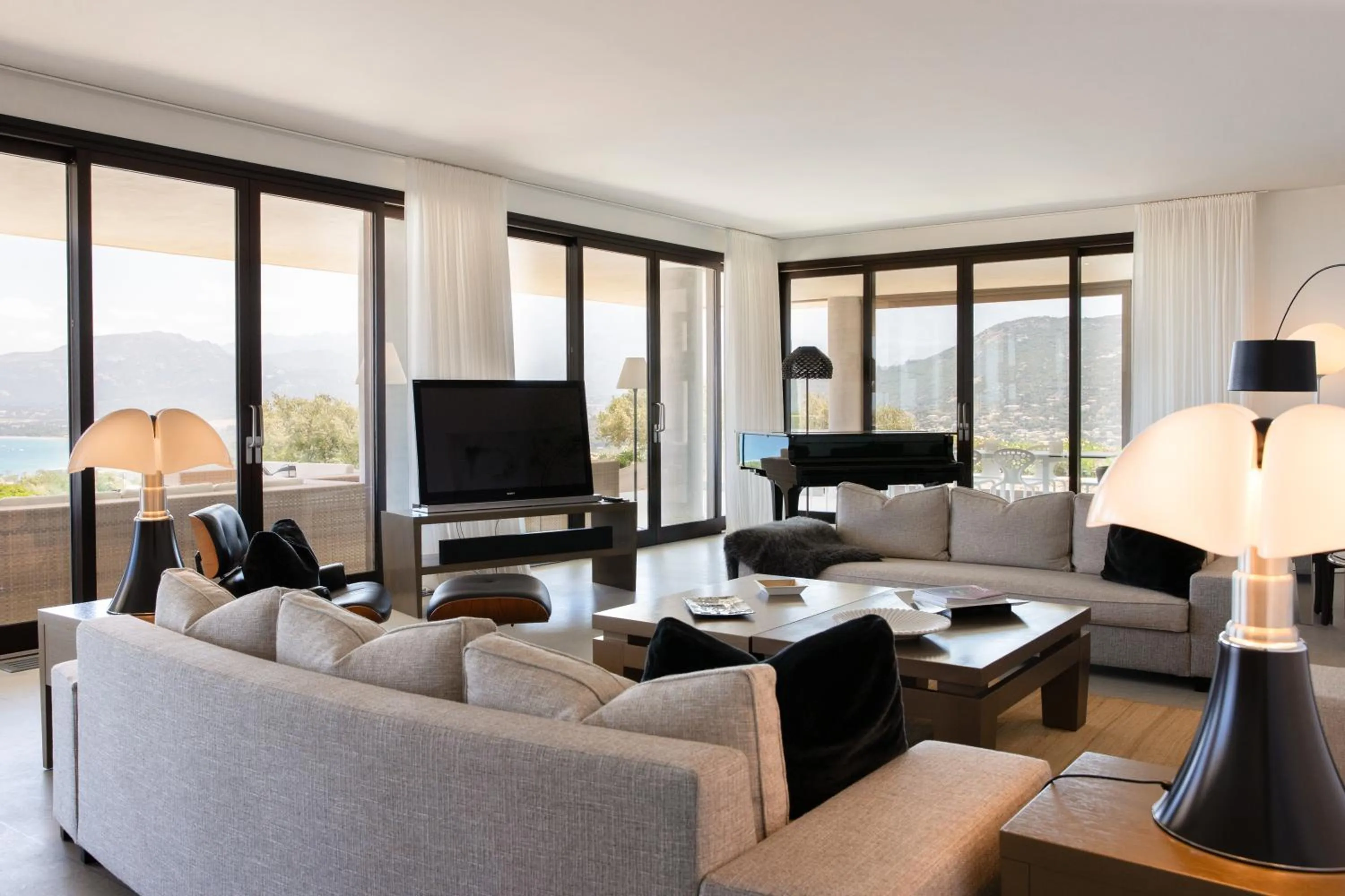 Communal lounge/ TV room in La Villa Calvi