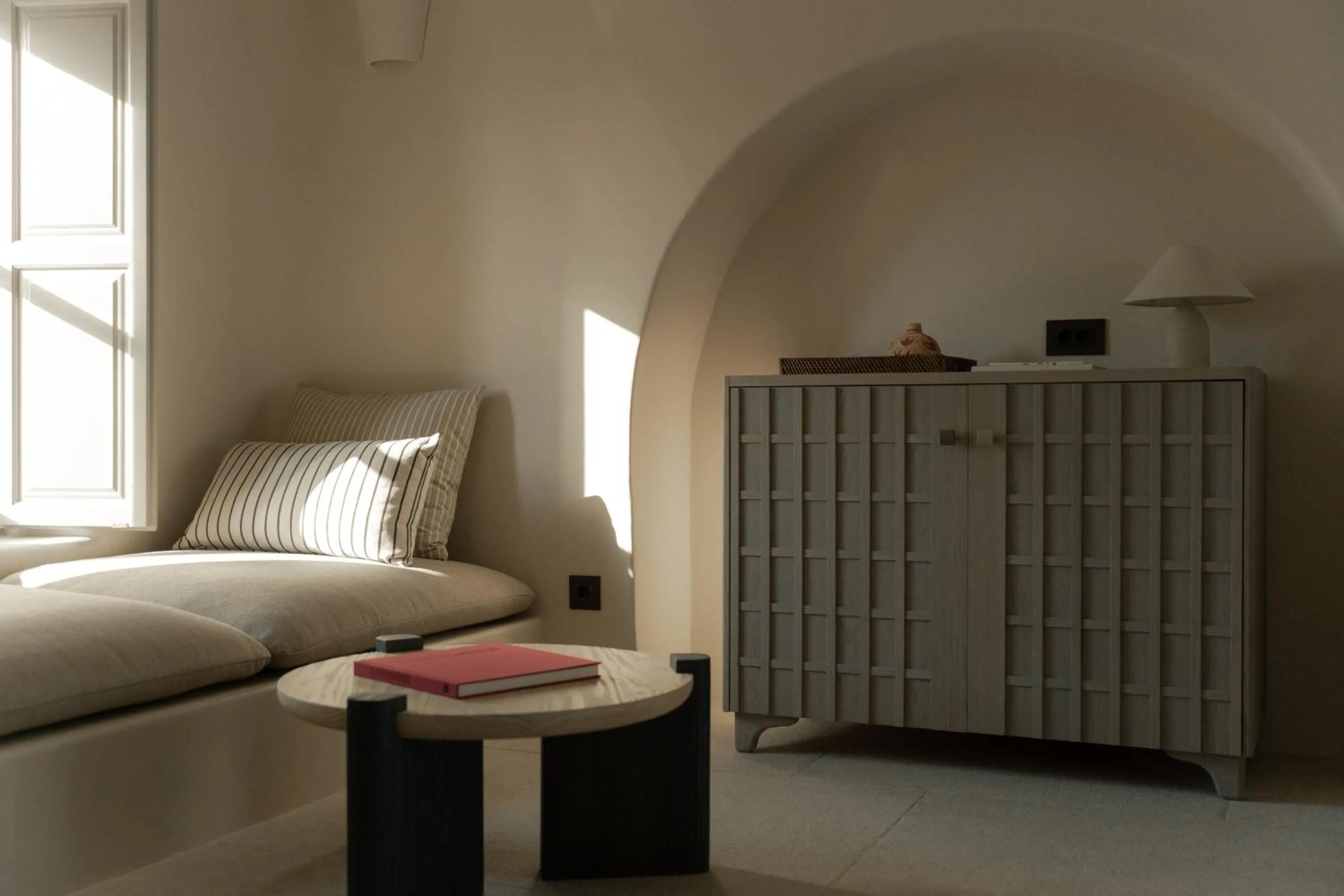 Living room in Black Rose Beach Suites