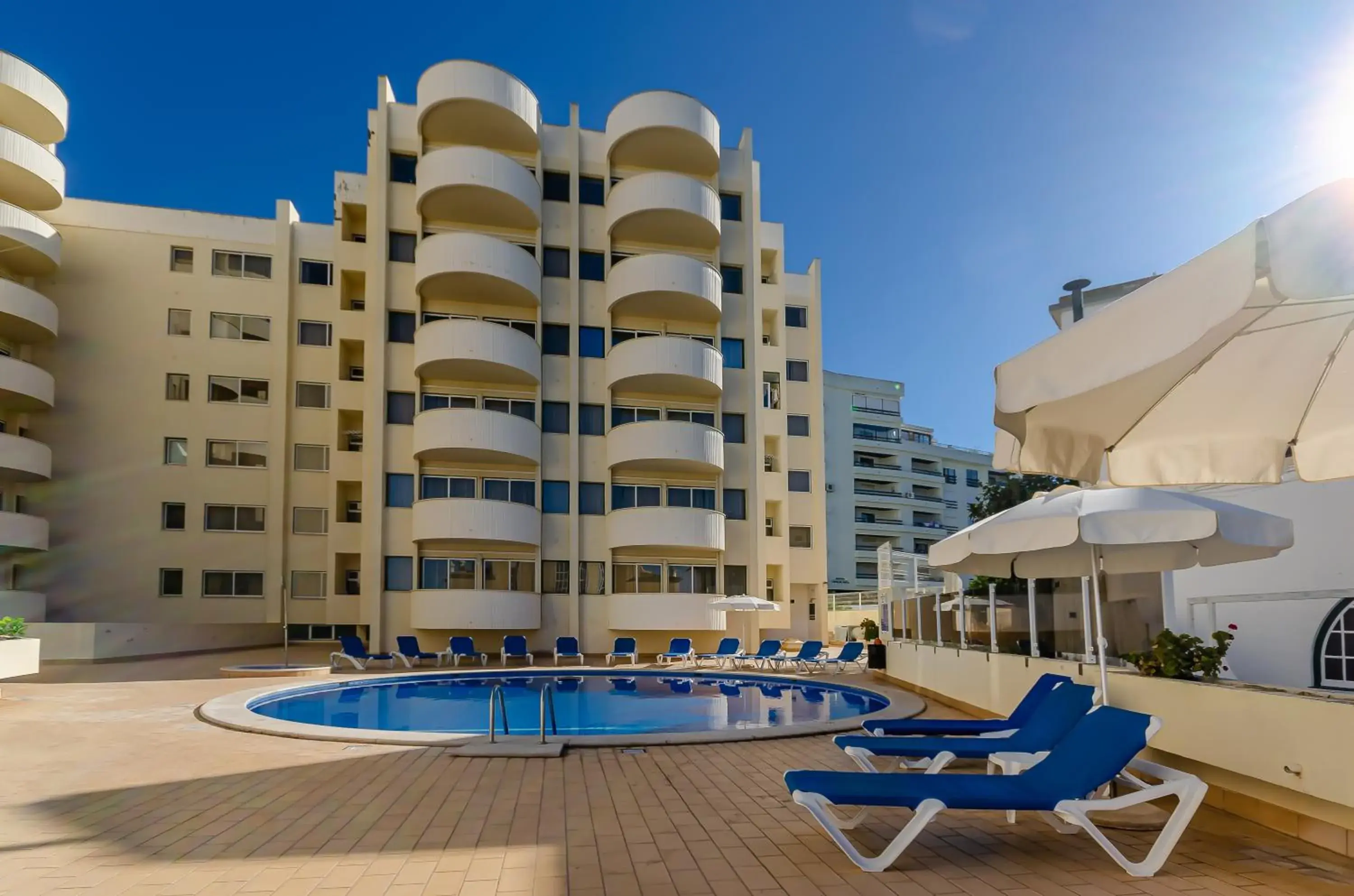 Property building in TURIM Algarve Mor Apartamentos Turísticos Property building in TURIM Algarve Mor Apartamentos Turísticos