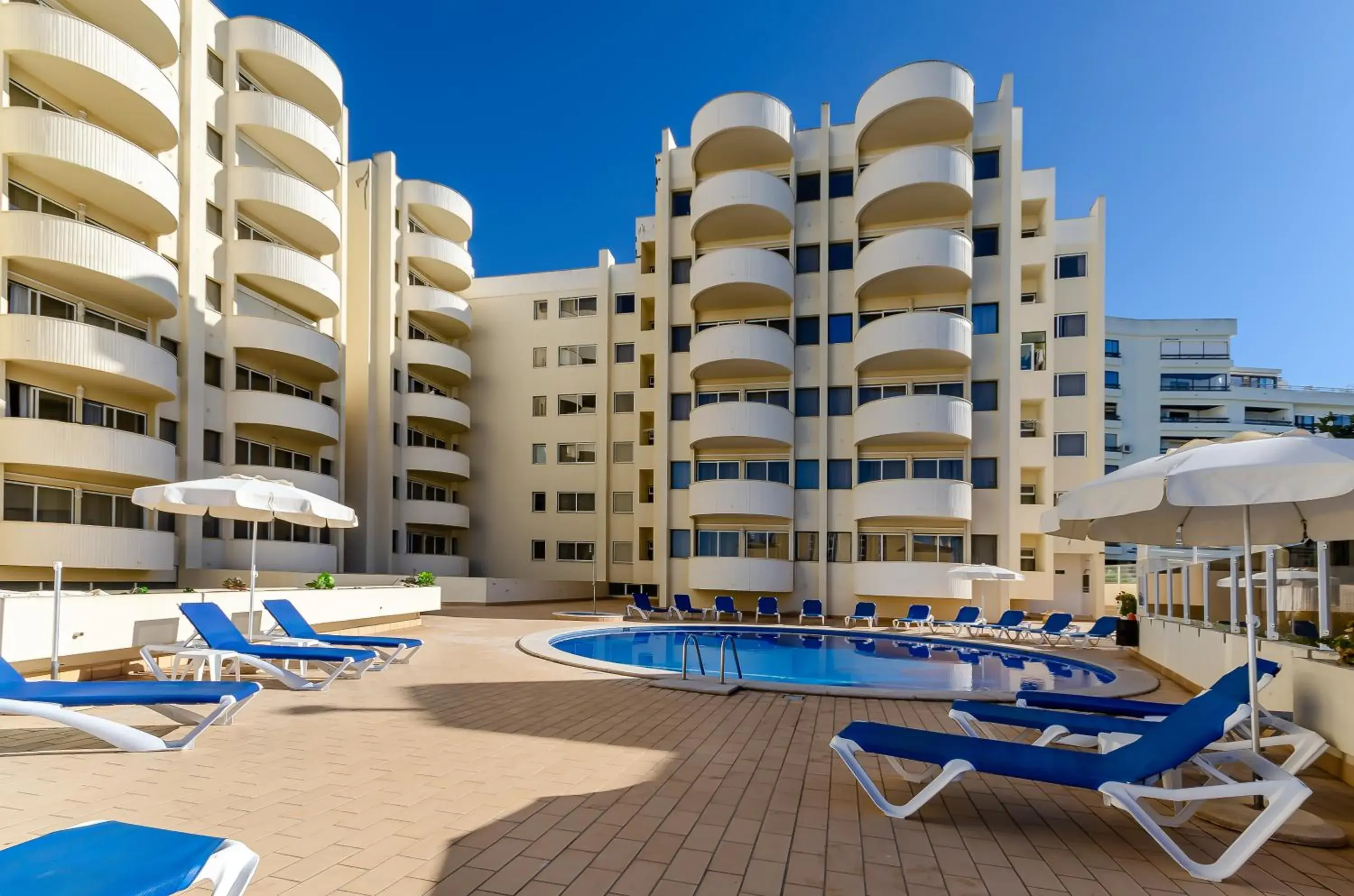 Property building in TURIM Algarve Mor Apartamentos Turísticos Property building in TURIM Algarve Mor Apartamentos Turísticos