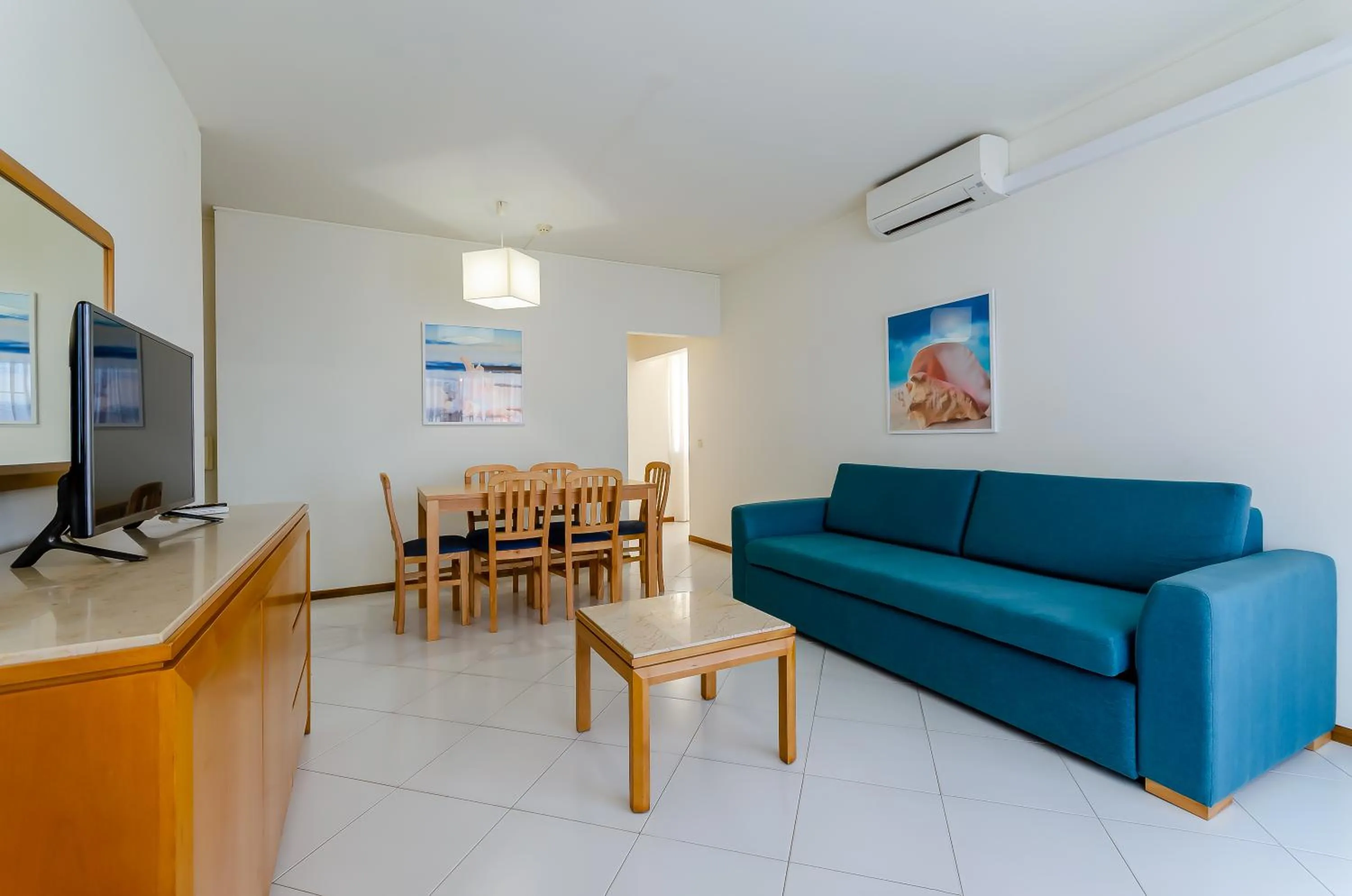 TV and multimedia in TURIM Algarve Mor Apartamentos Turísticos