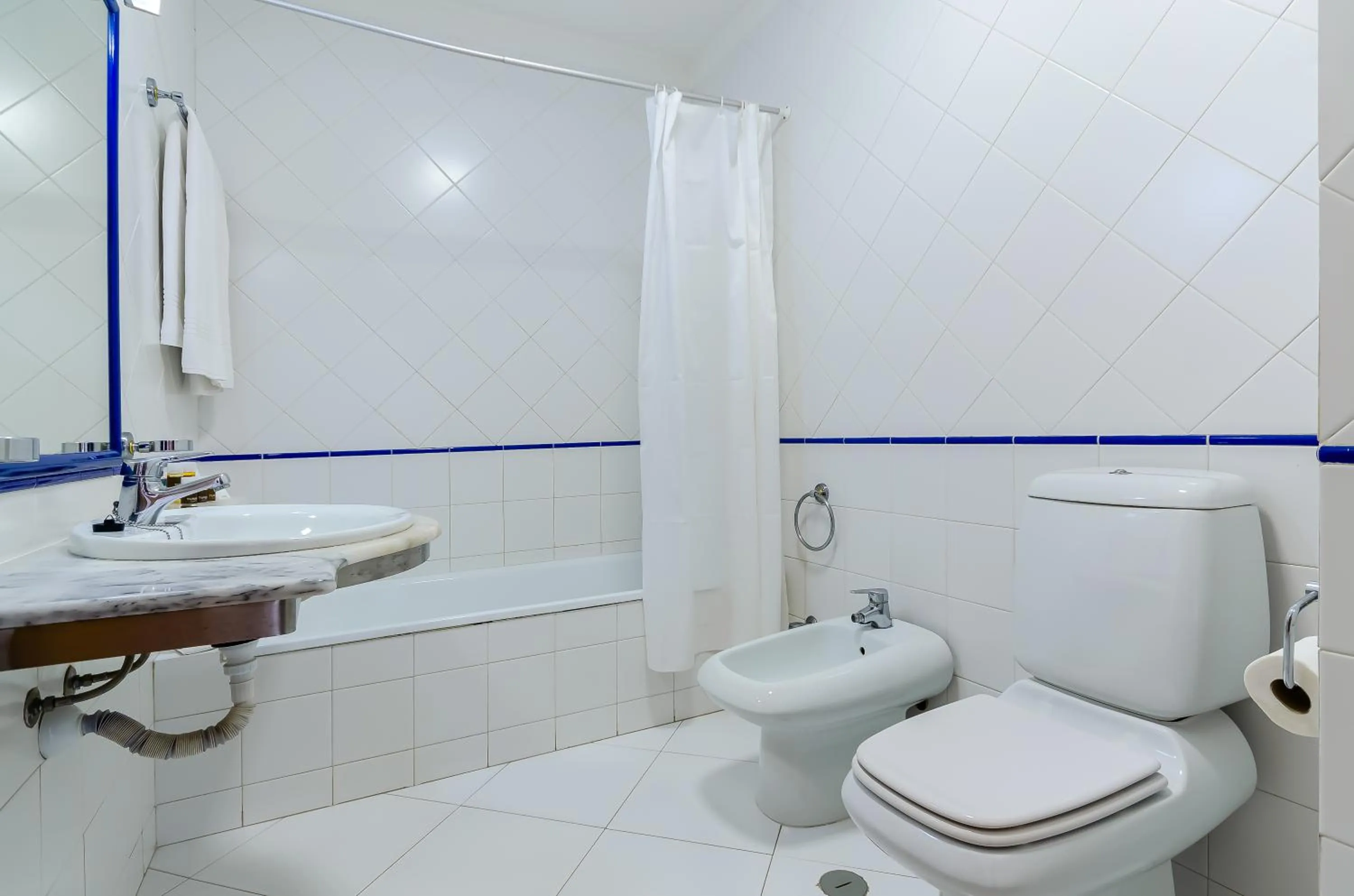 Toilet in TURIM Algarve Mor Apartamentos Turísticos