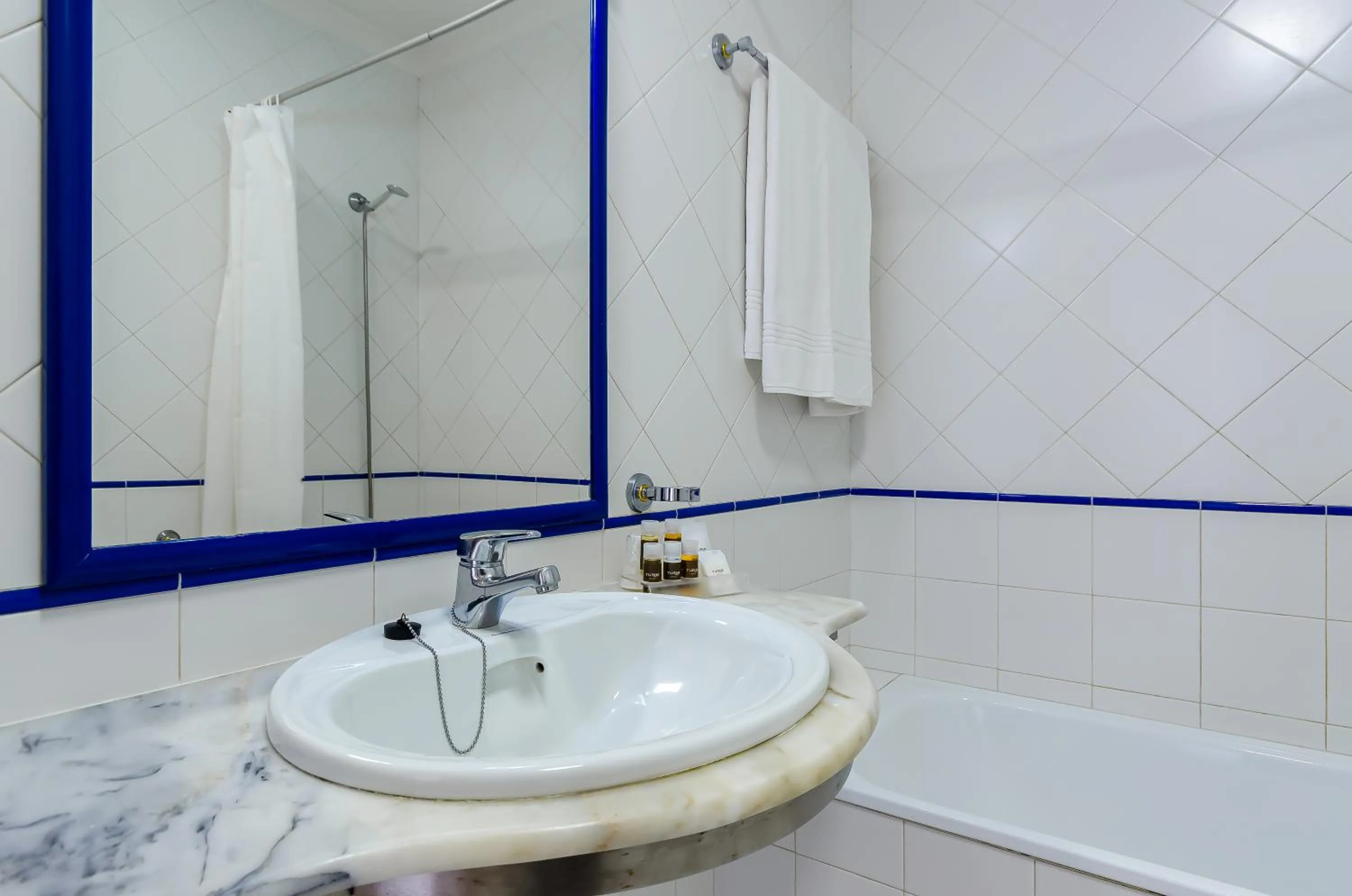 Bathroom in TURIM Algarve Mor Apartamentos Turísticos