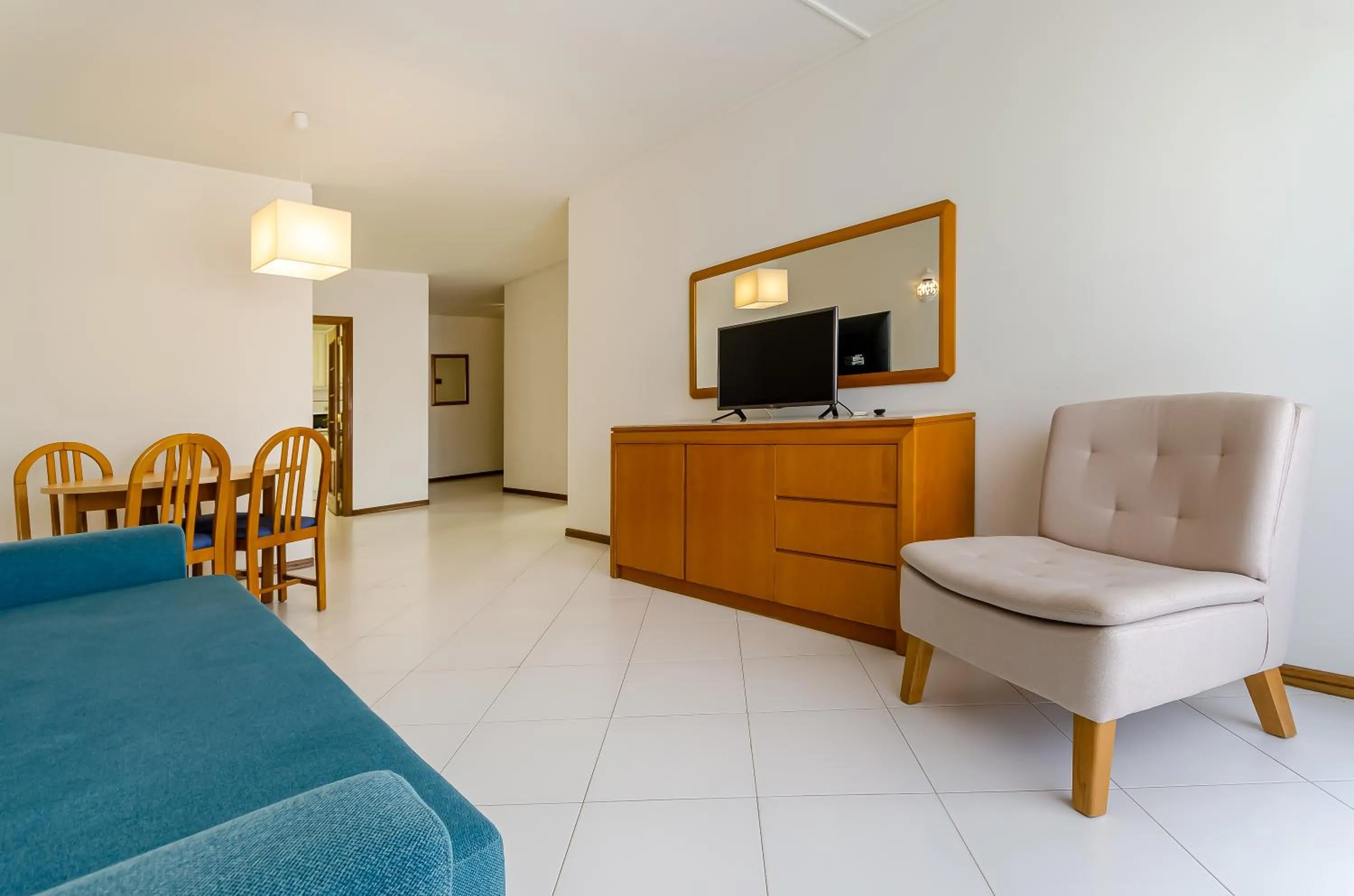 TV and multimedia in TURIM Algarve Mor Apartamentos Turísticos