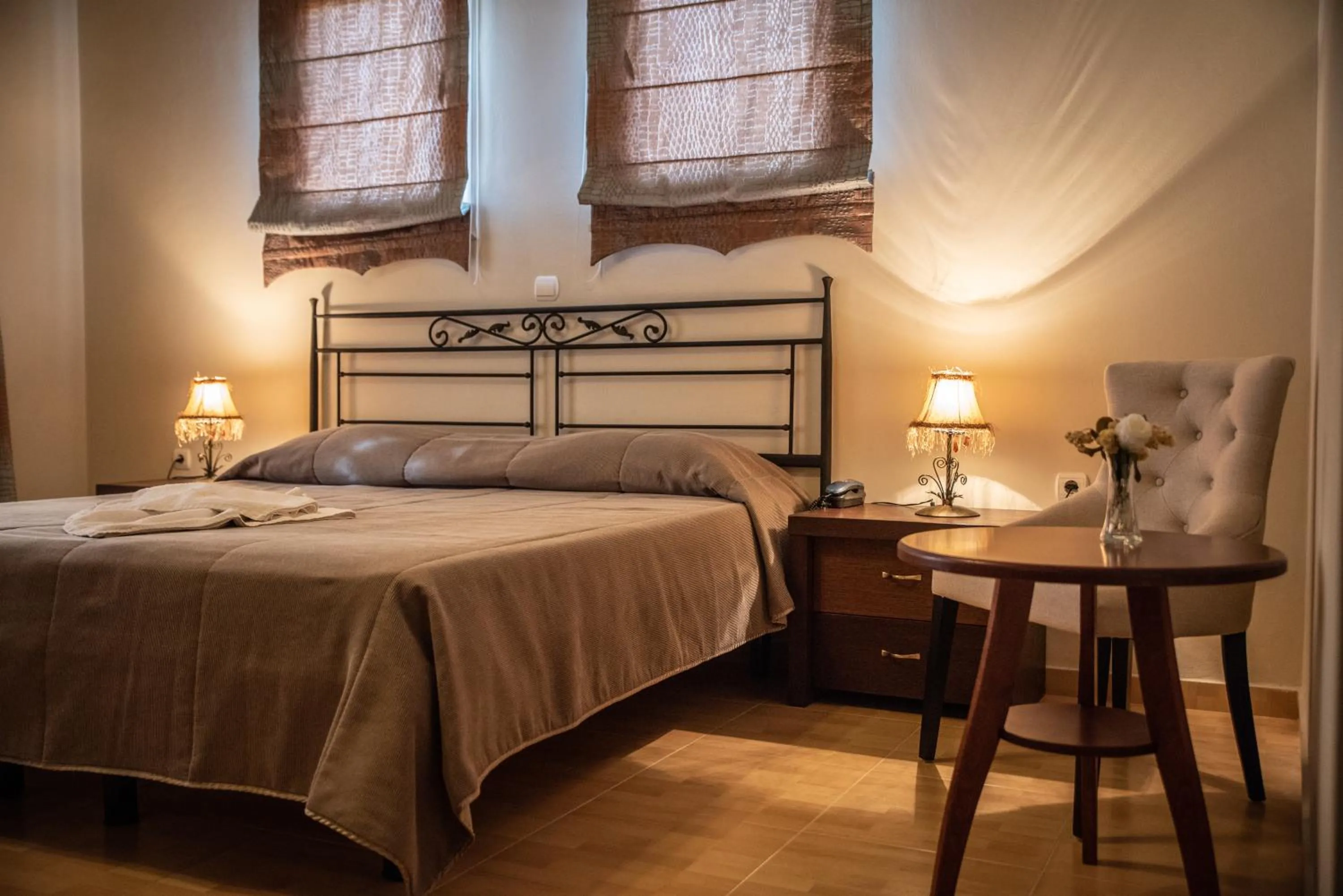 Photo of the whole room, Bed in Alma Hotel