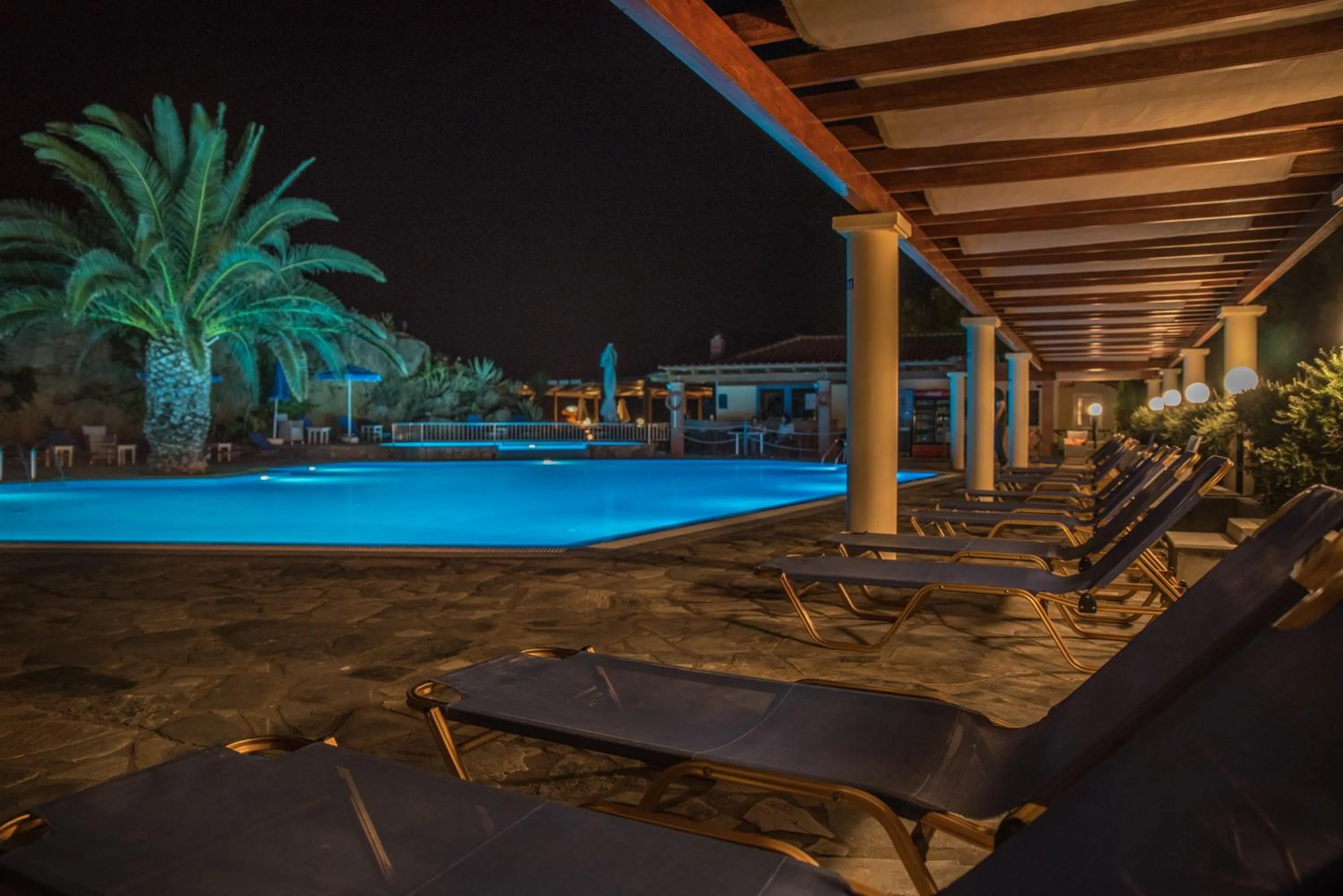 Swimming pool in Alma Hotel