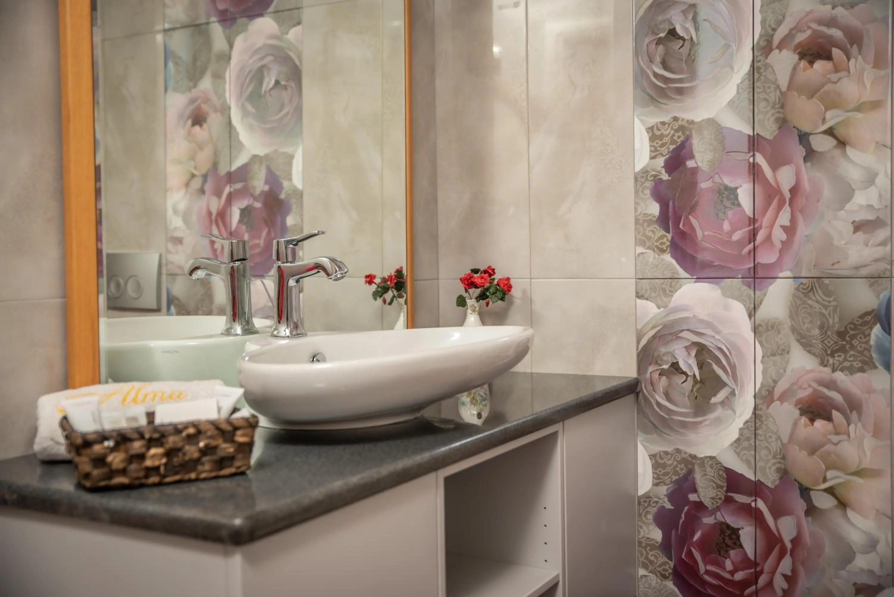 Bathroom in Alma Hotel
