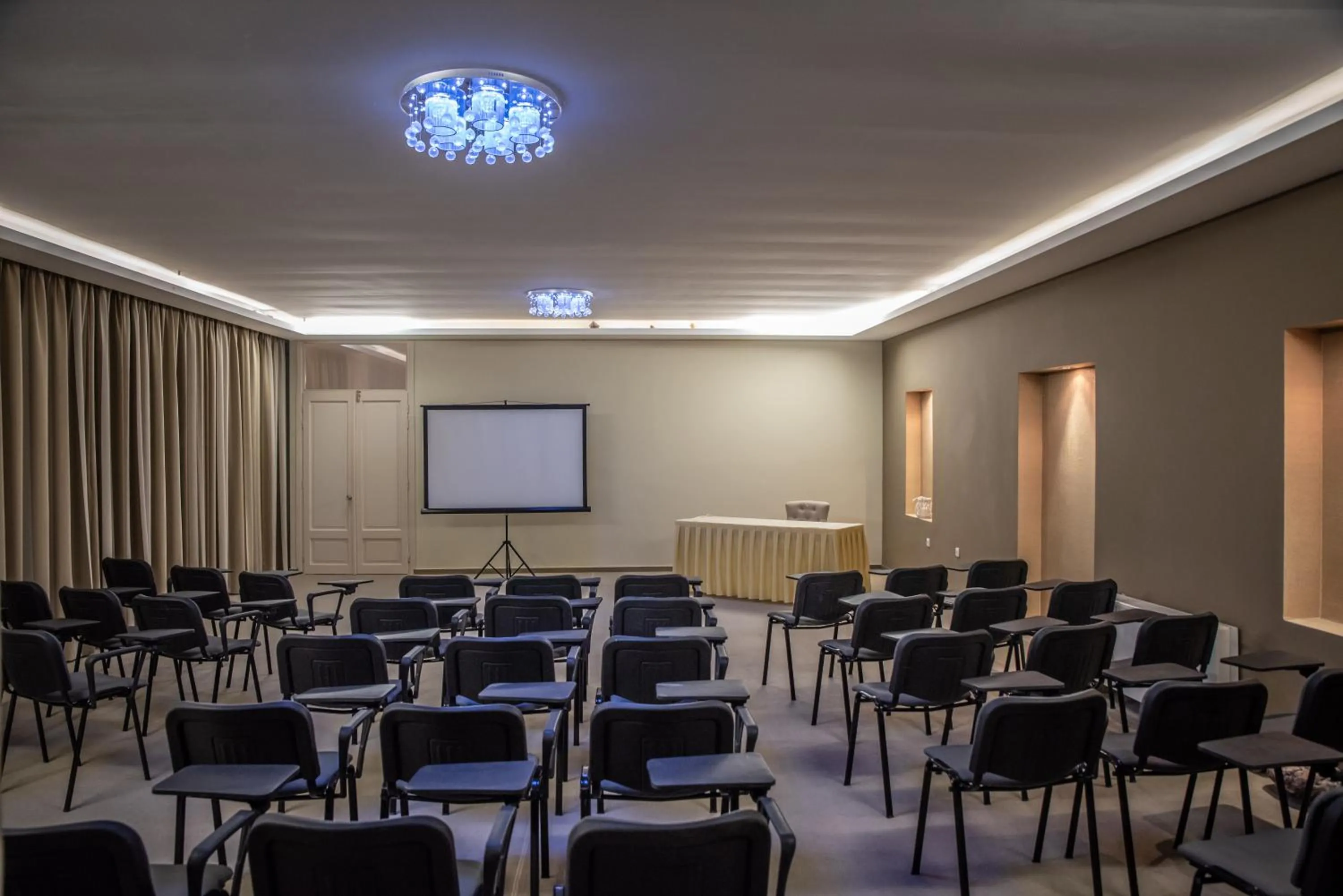 Meeting/conference room in Alma Hotel