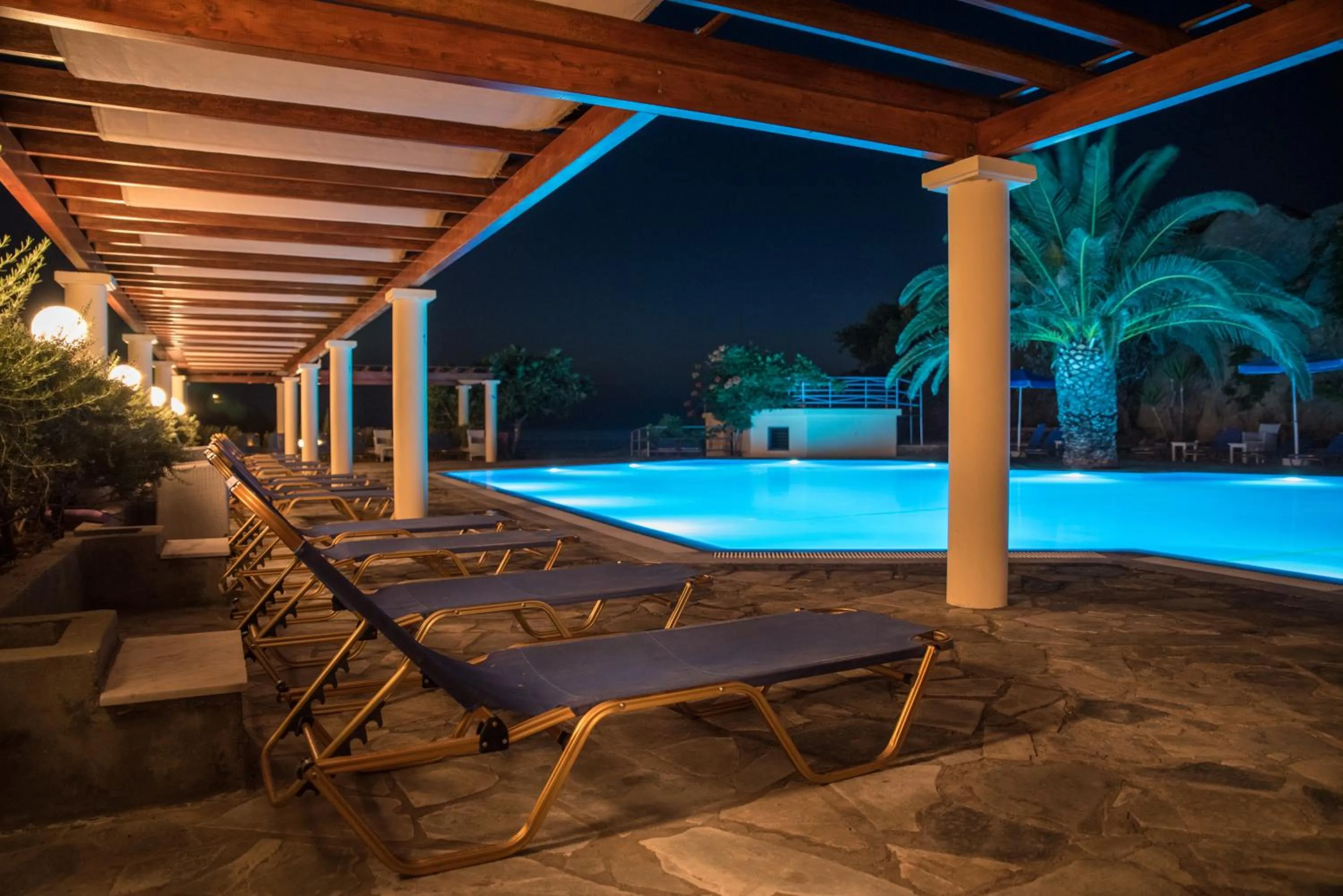 Swimming pool in Alma Hotel