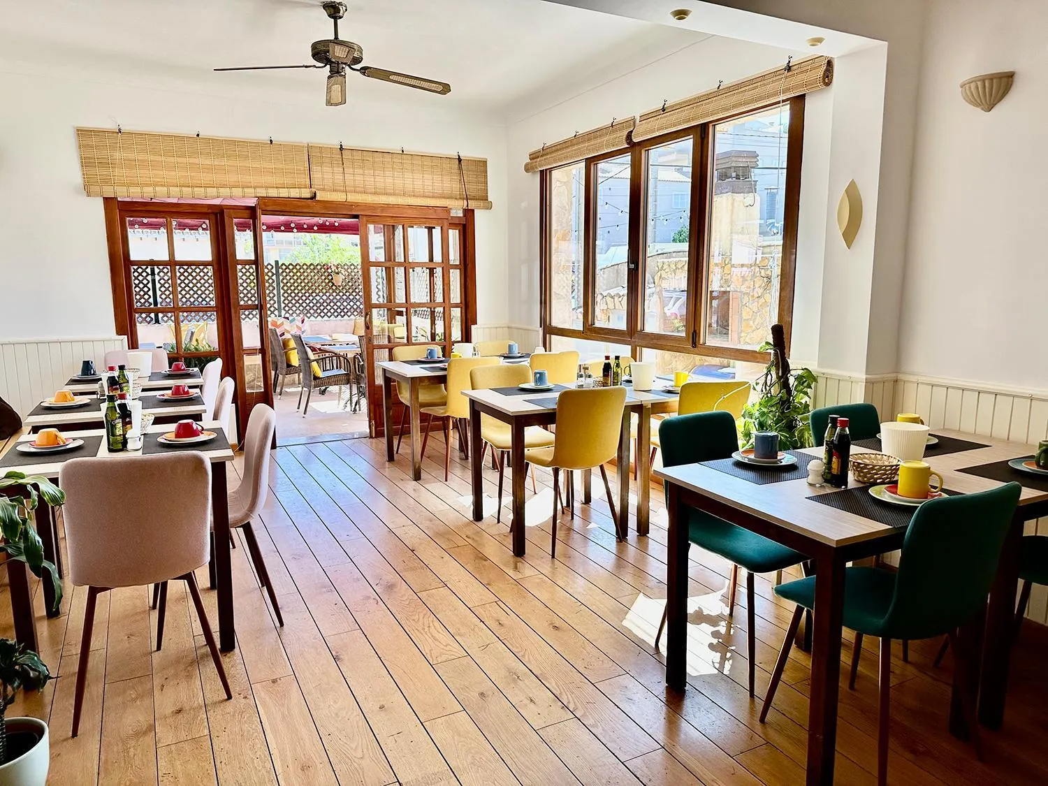 Dining area in Hotel Marbel