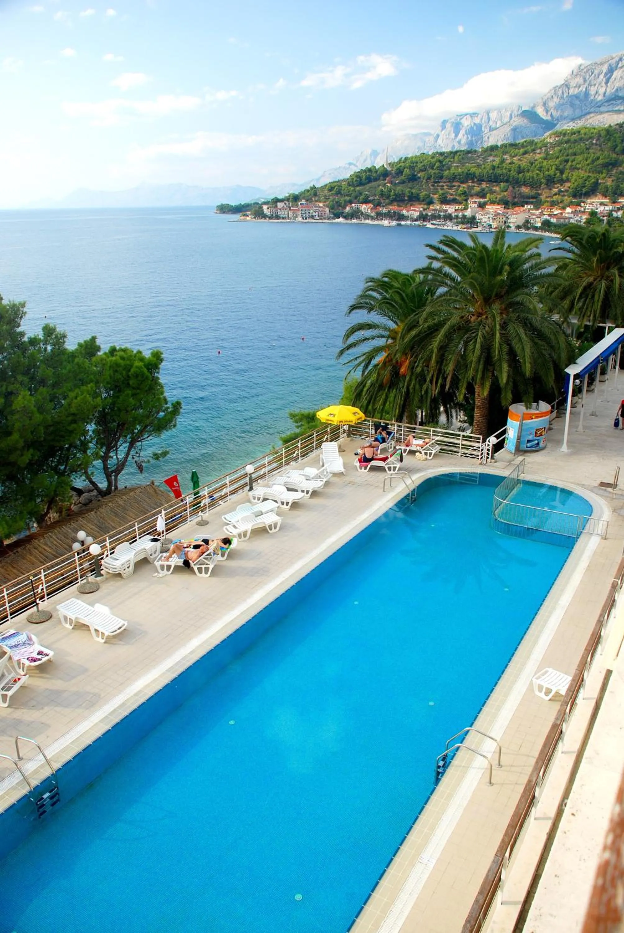 Swimming pool in Hotel Aurora